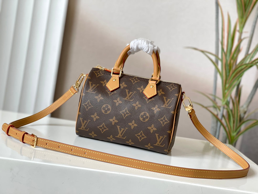 LuxluxHouse Great quality Louis Vuitton Top Bag 20*13*11CM Free shipping