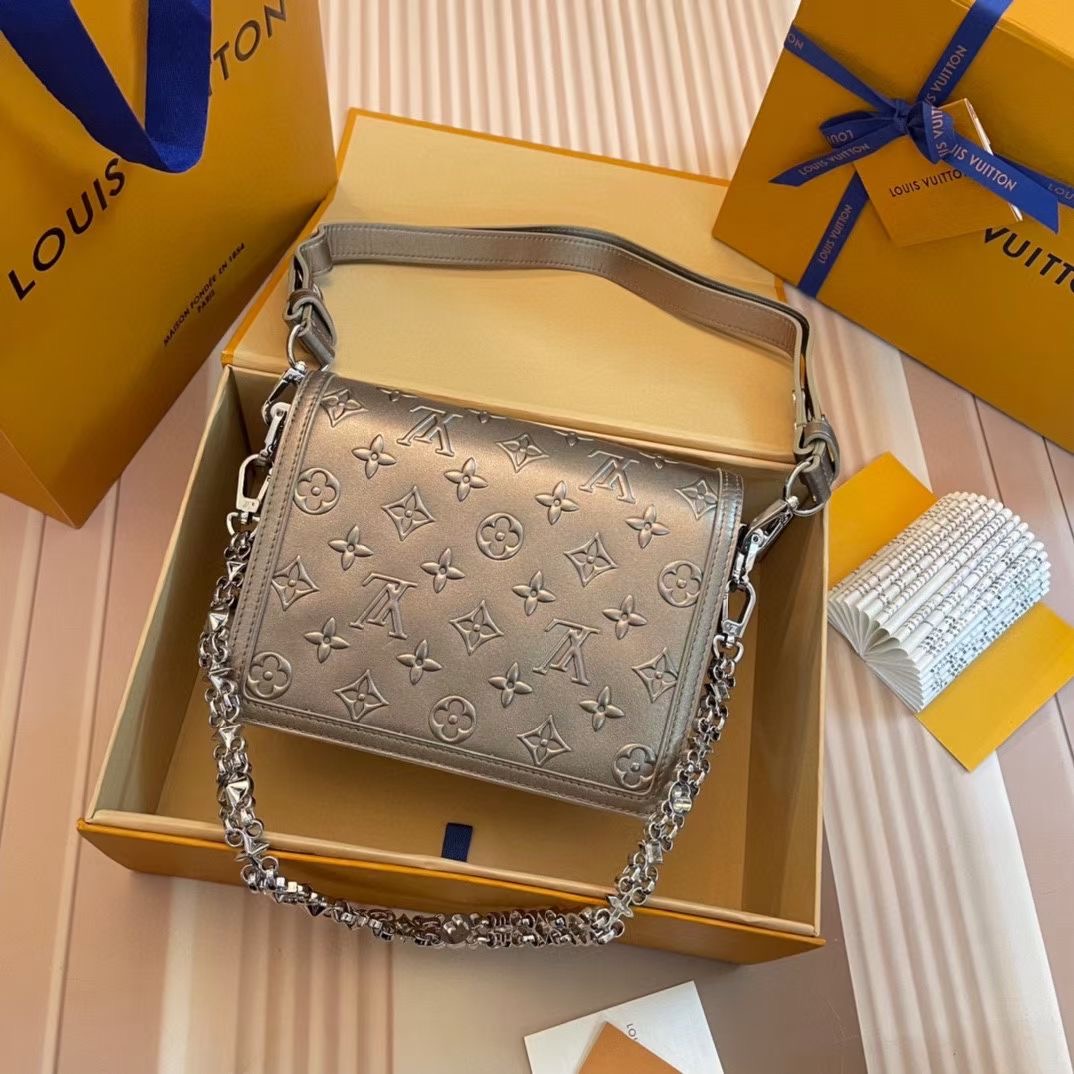 Louis Vuitton M21740 Top Bag (LuxluxHouse)