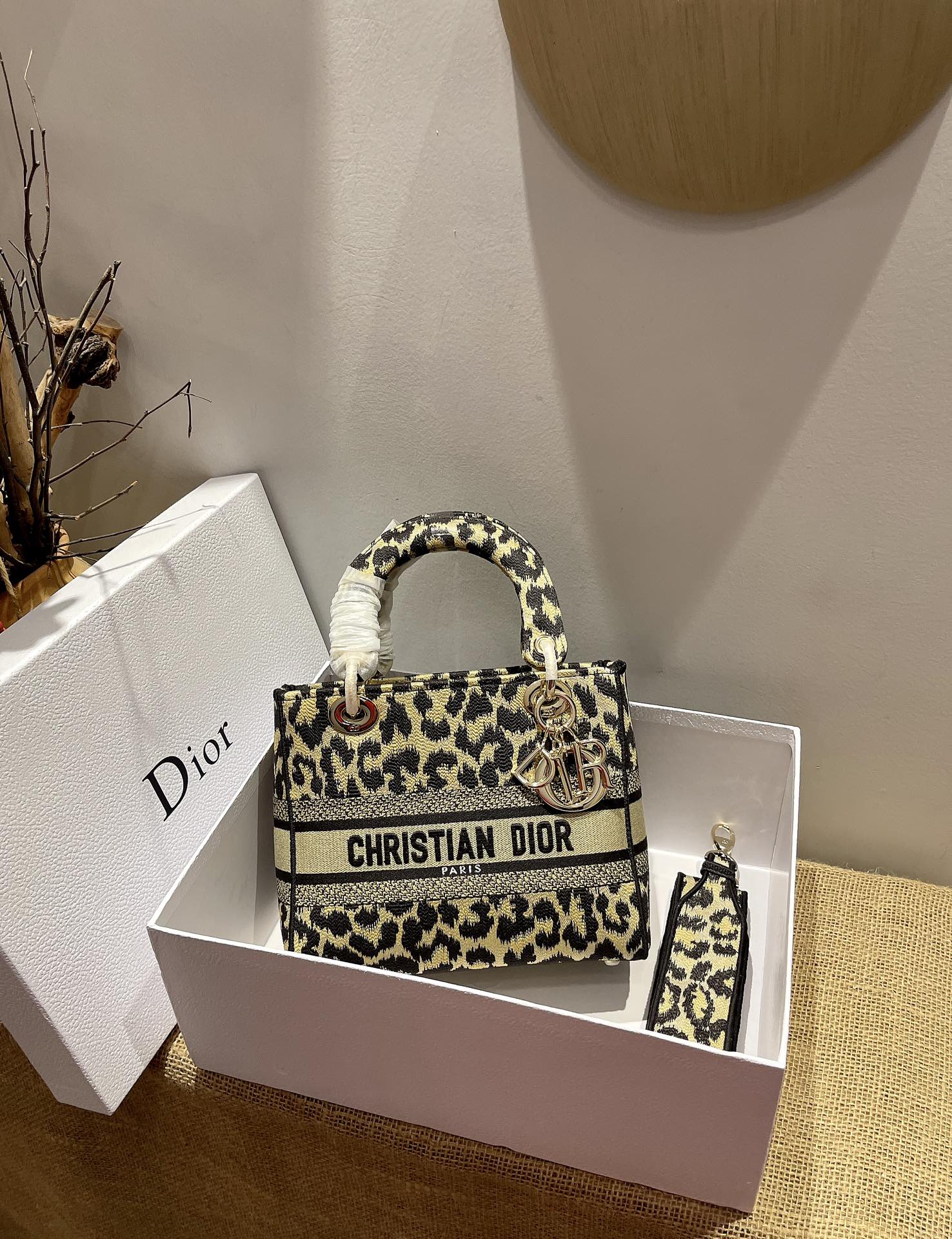 Free shipping LuxluxHouse Dior Top Bag 24*20*11cm