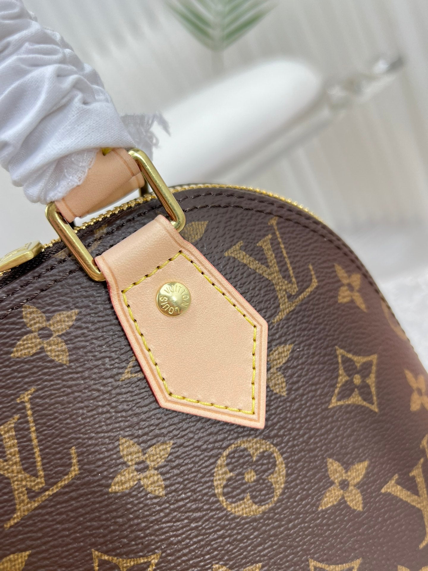 LuxluxHouse Great quality Louis Vuitton Top Bag 25*19*12cm Free shipping