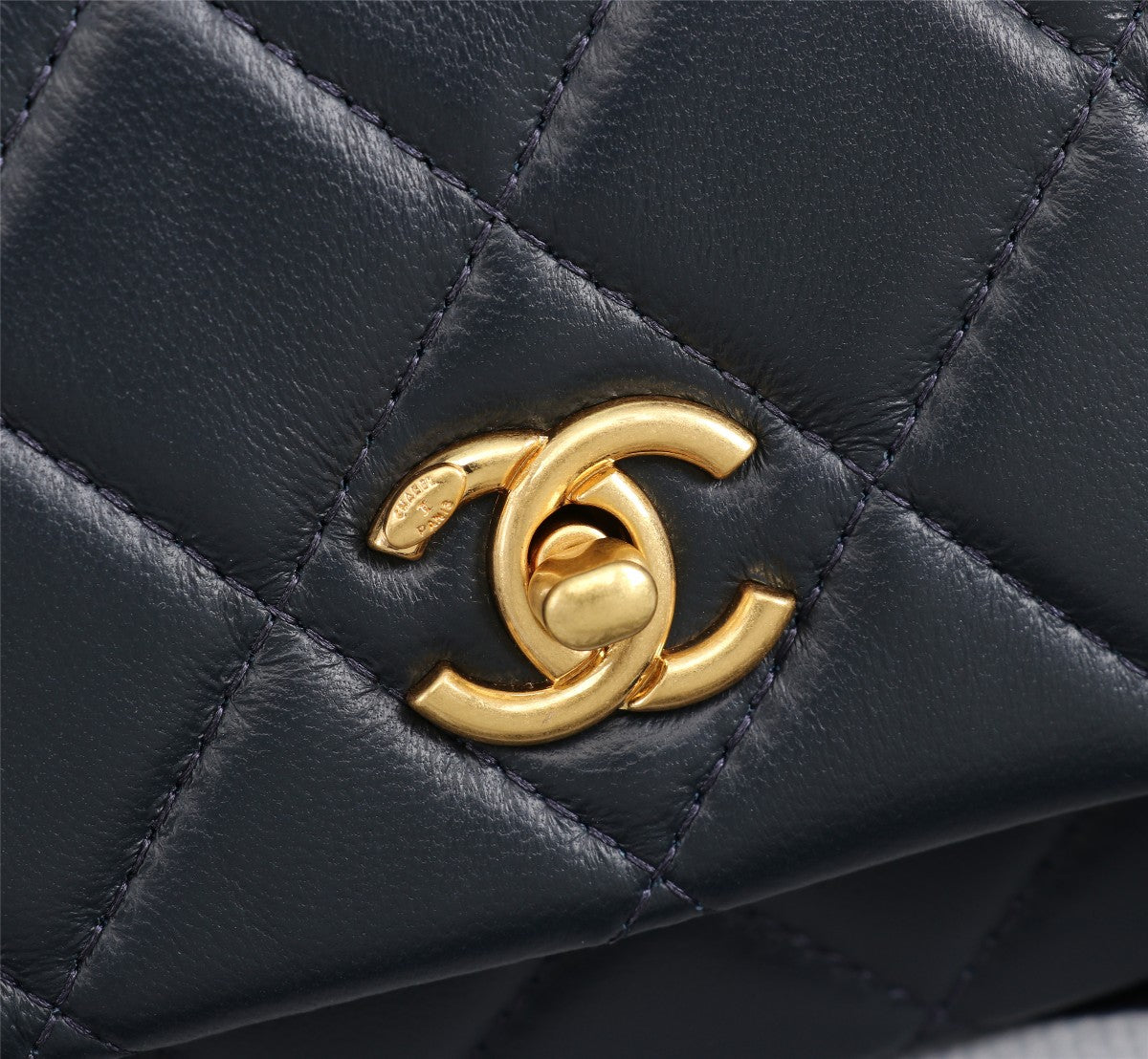 LuxluxHouse Great quality Chanel Bag Top Quality 19*14*4cm Free shipping