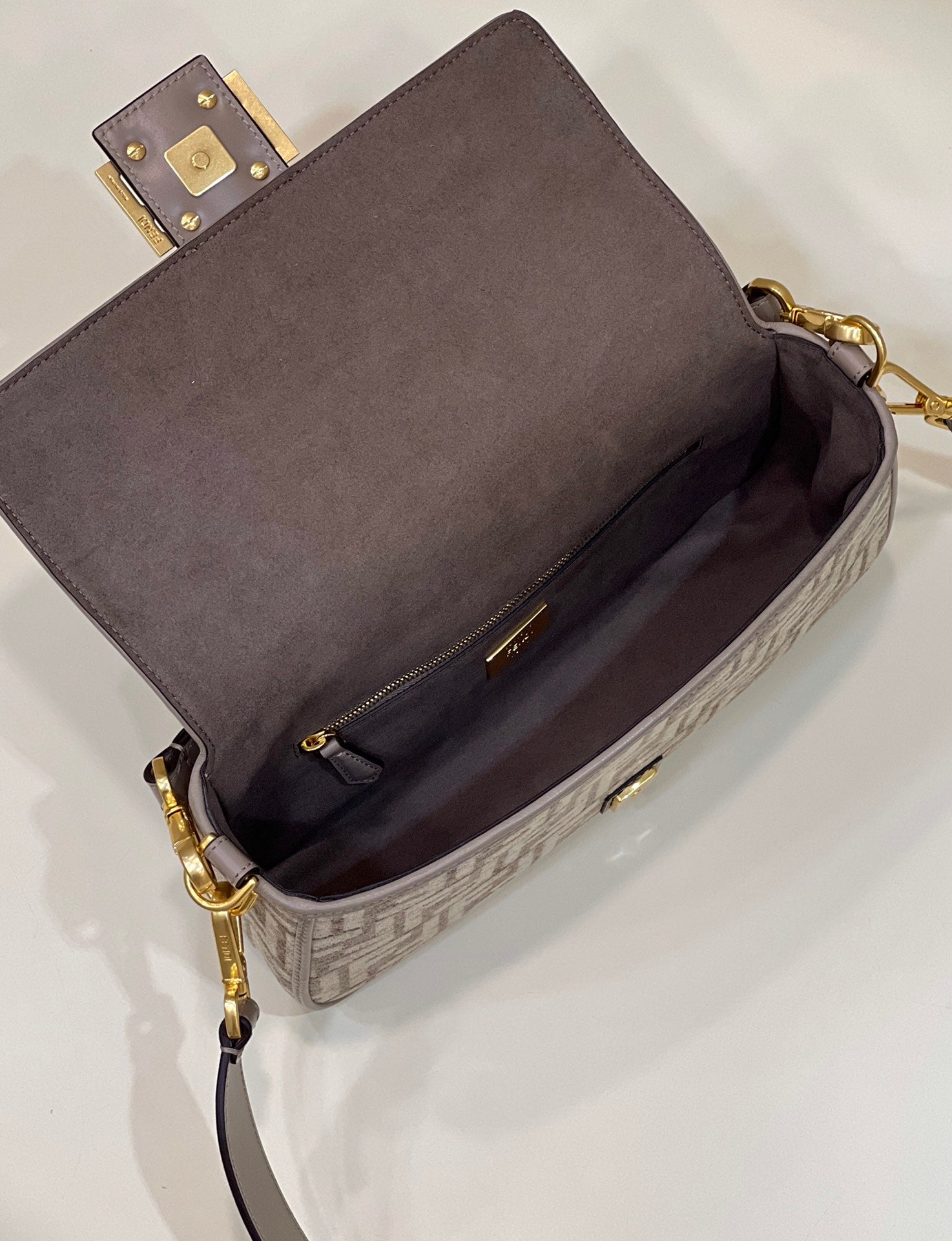 LuxluxHouse Great quality Fendi Top Bag 27*6*15CM Free shipping