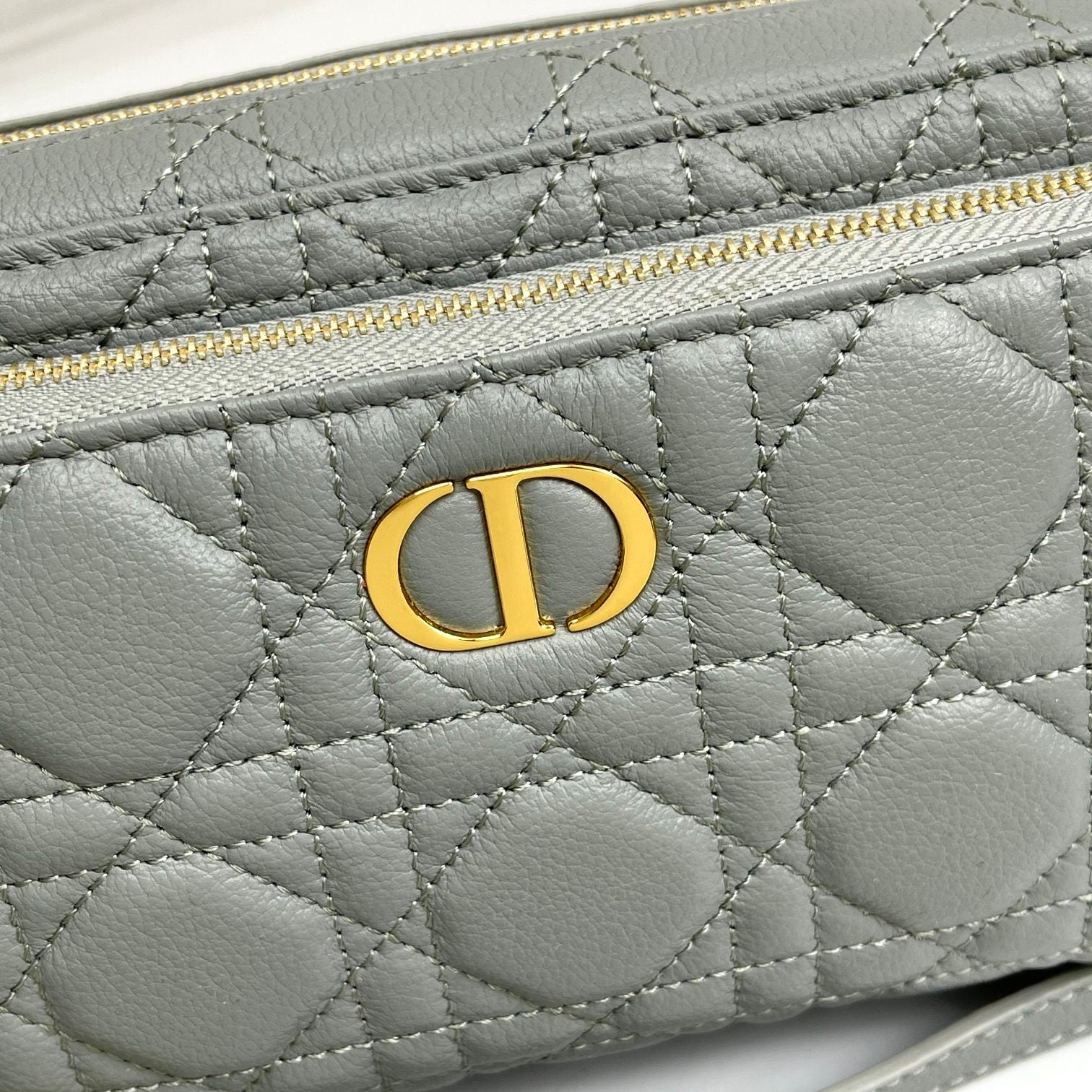 Free shipping LuxluxHouse Dior Top Bag 19*10.5*5cm