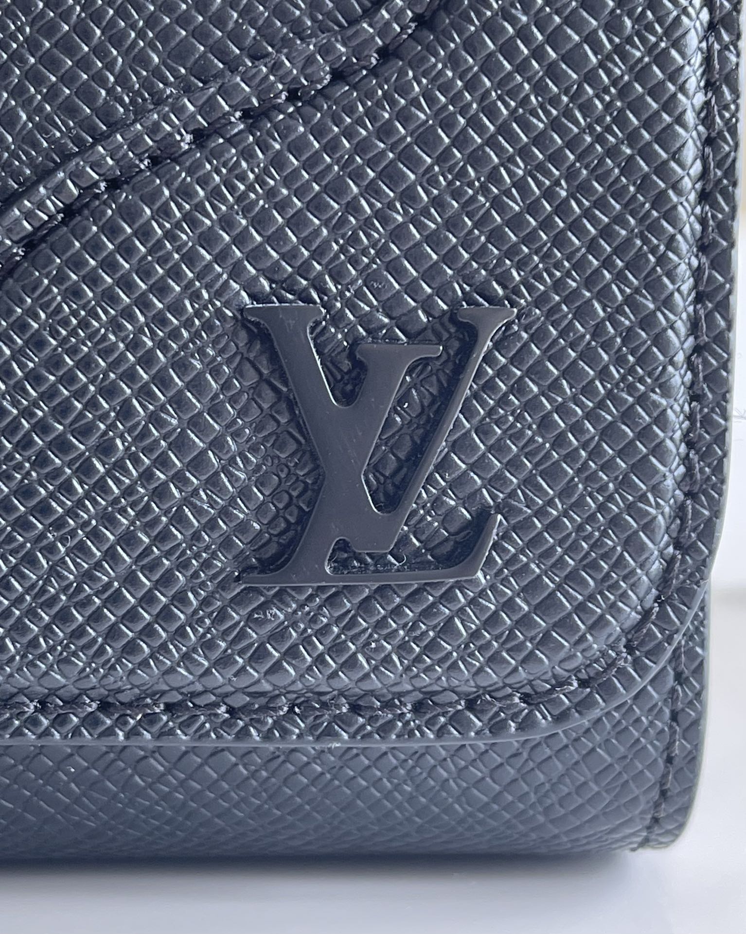 LuxluxHouse Great quality Louis Vuitton Bag Top Quality 28.3*18.3*4.3CM Free shipping