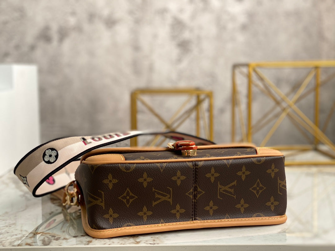 LuxluxHouse Great quality Louis Vuitton Bag Top Quality 25*9*15cm Free shipping