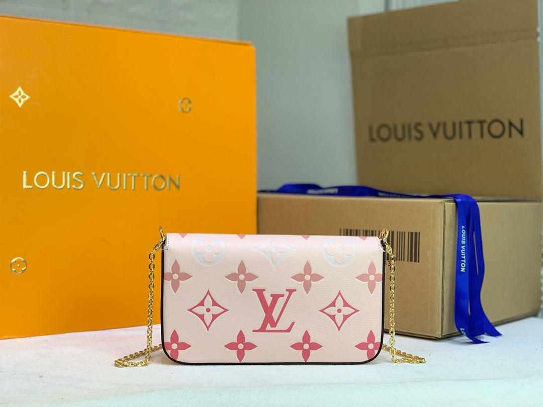 LuxluxHouse Great quality Louis Vuitton Top Bag 12*12*3cm Free shipping