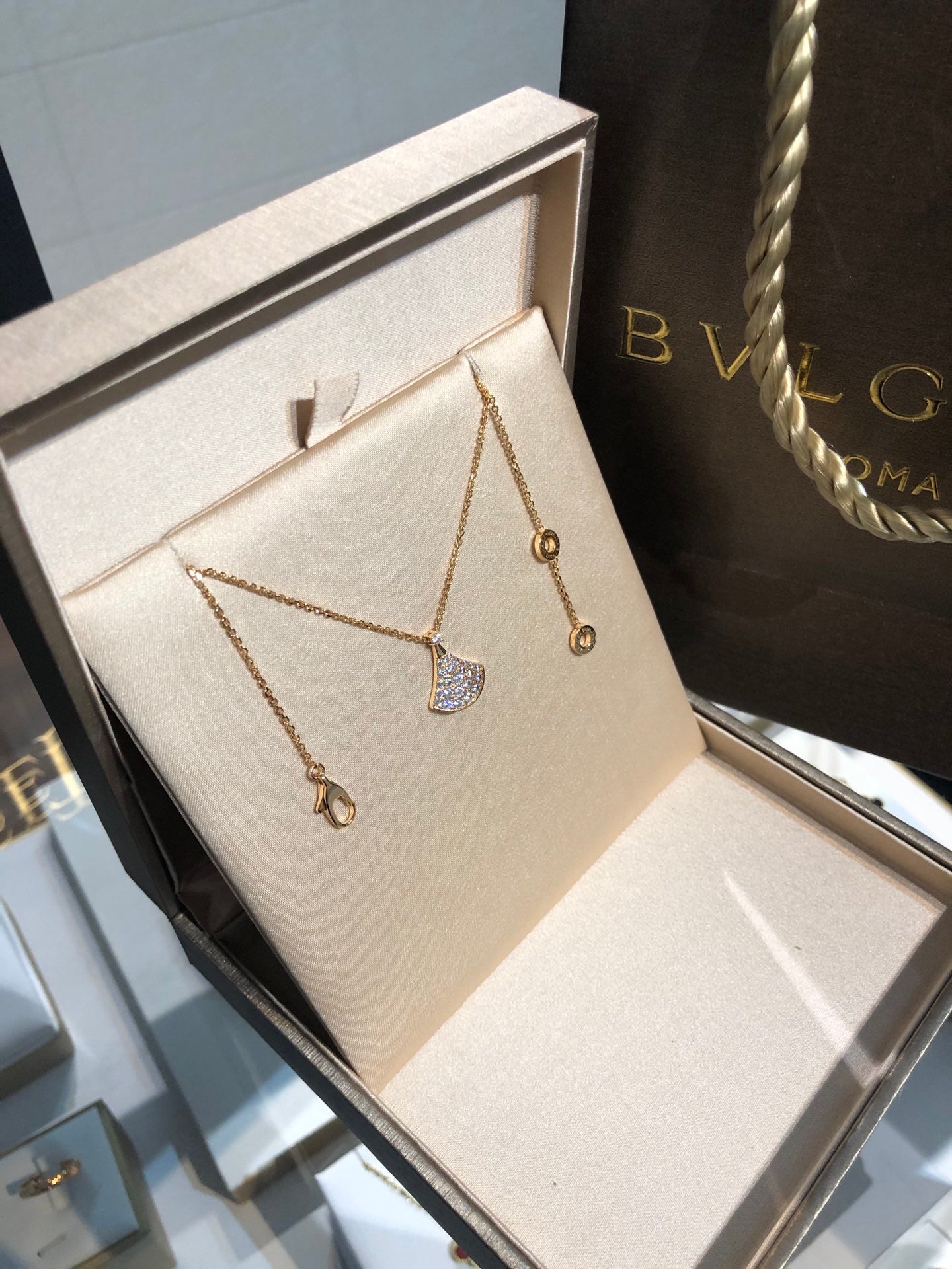 LuxluxHouse Best Quality Accessories Necklace Bvlgari