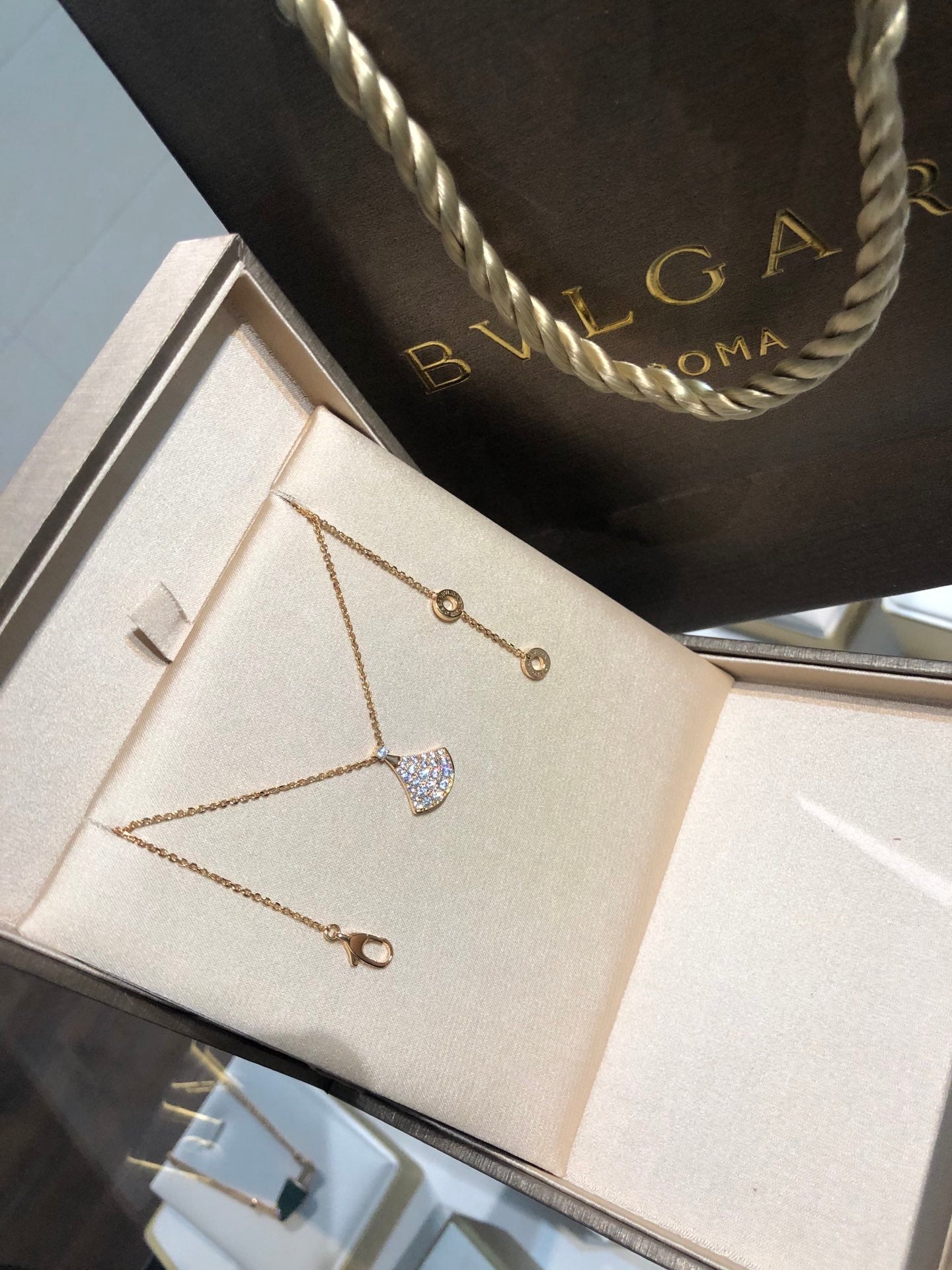 LuxluxHouse Best Quality Accessories Necklace Bvlgari