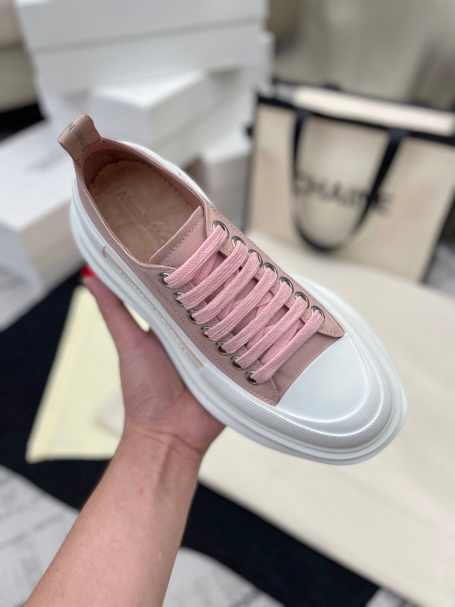 LuxluxHouse Best Quality Shoes Alexander McQueen