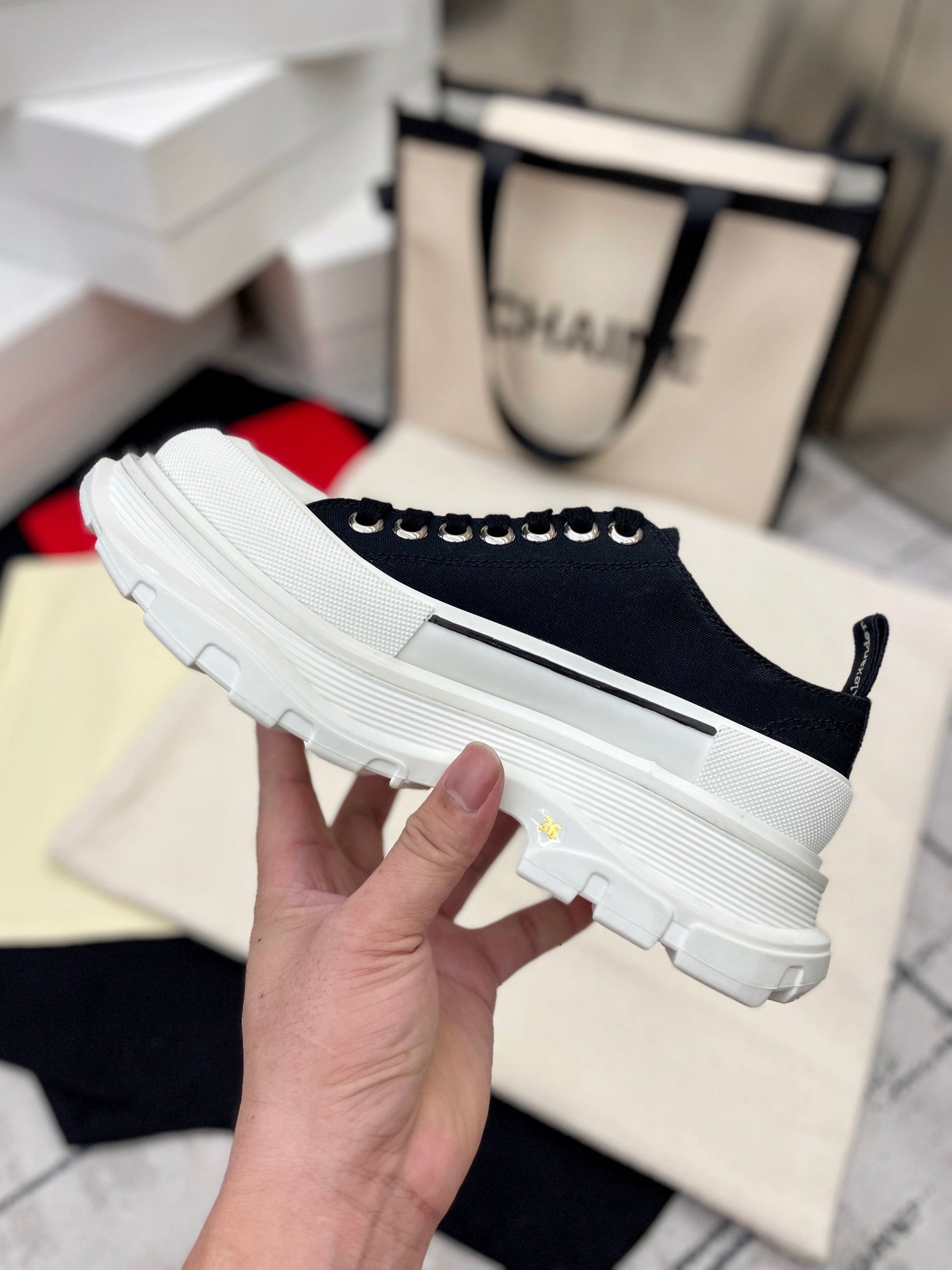 LuxluxHouse Best Quality Shoes Alexander McQueen