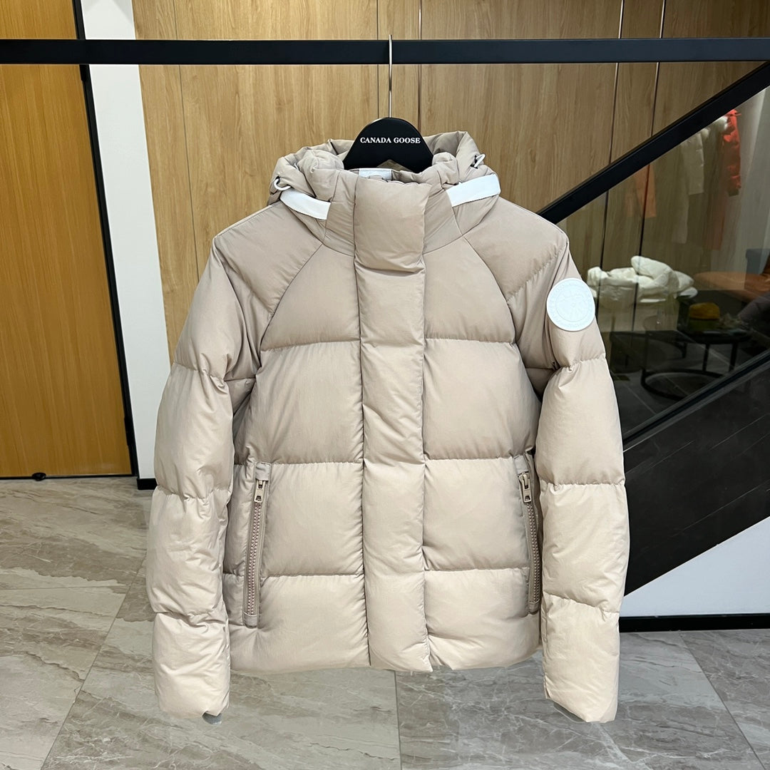 Canada Goose Coats & Jackets