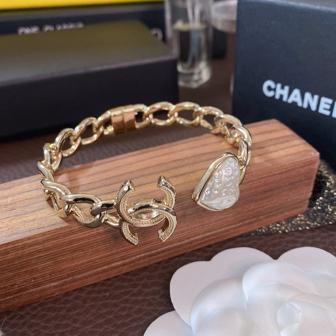 LuxluxHouse Best Quality Accessories Bracelet Bracelet Earrings Chanel Earrings