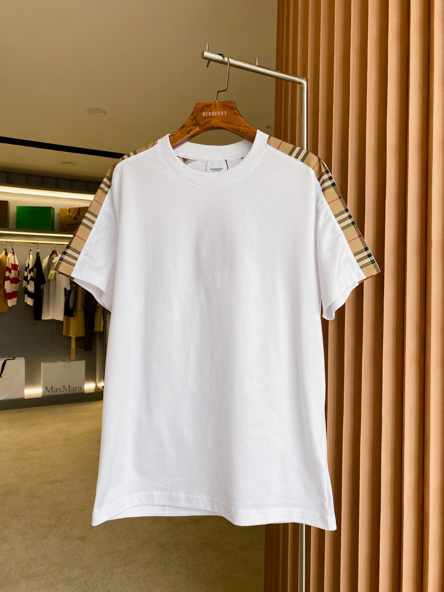 LuxluxHouse Burberry T-shirt NO.2