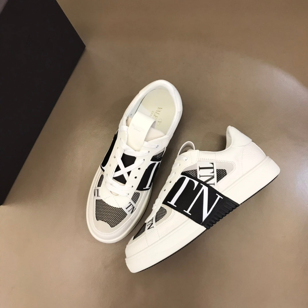 LuxluxHouse Best Quality Shoes Valentino