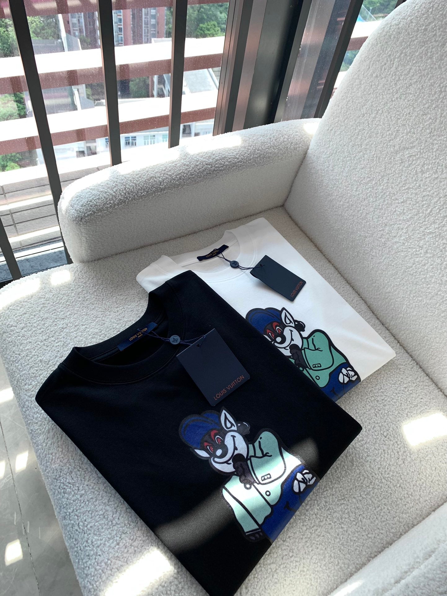 LuxluxHouse Best Quality Clothes T-shirt Louis Vuitton