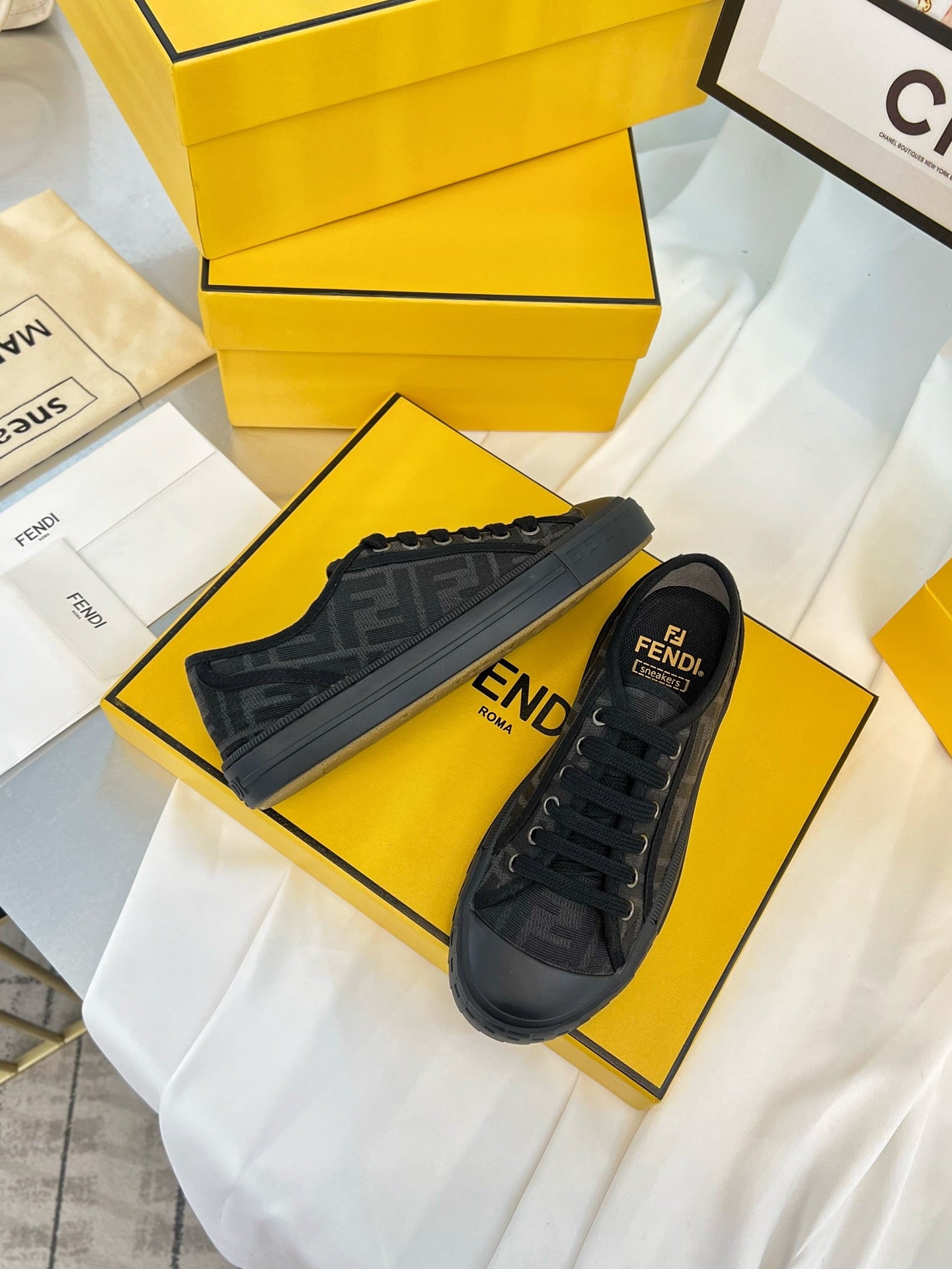 LuxluxHouse Best Quality Shoes Fendi