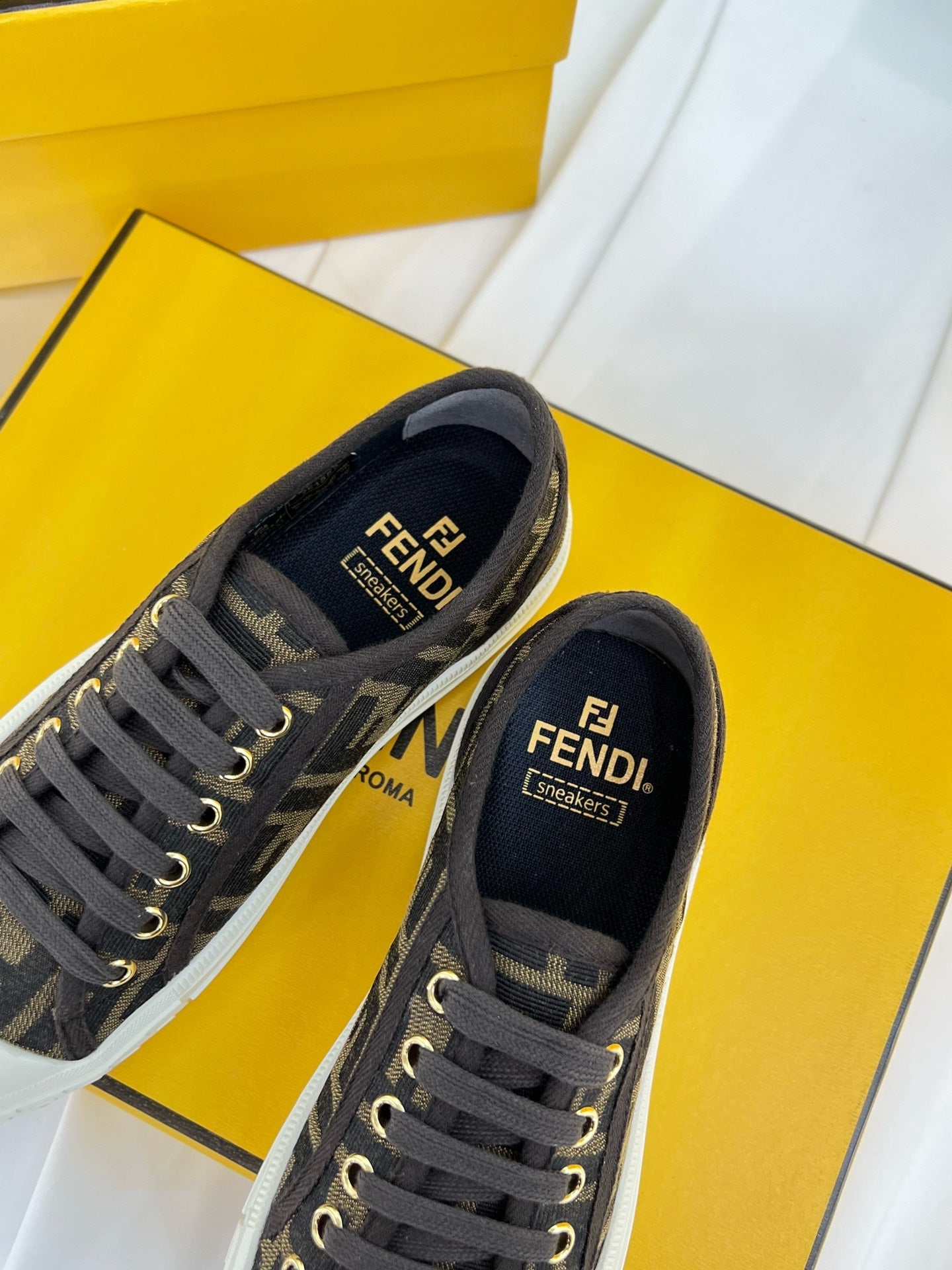 LuxluxHouse Best Quality Shoes Fendi