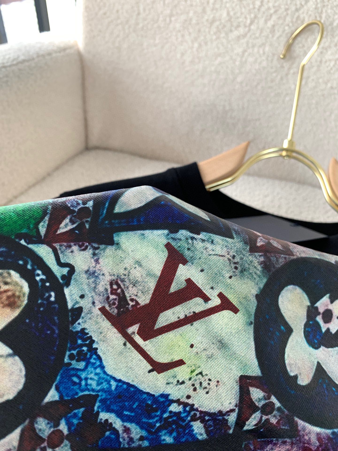 LuxluxHouse Best Quality Clothes T-shirt Louis Vuitton