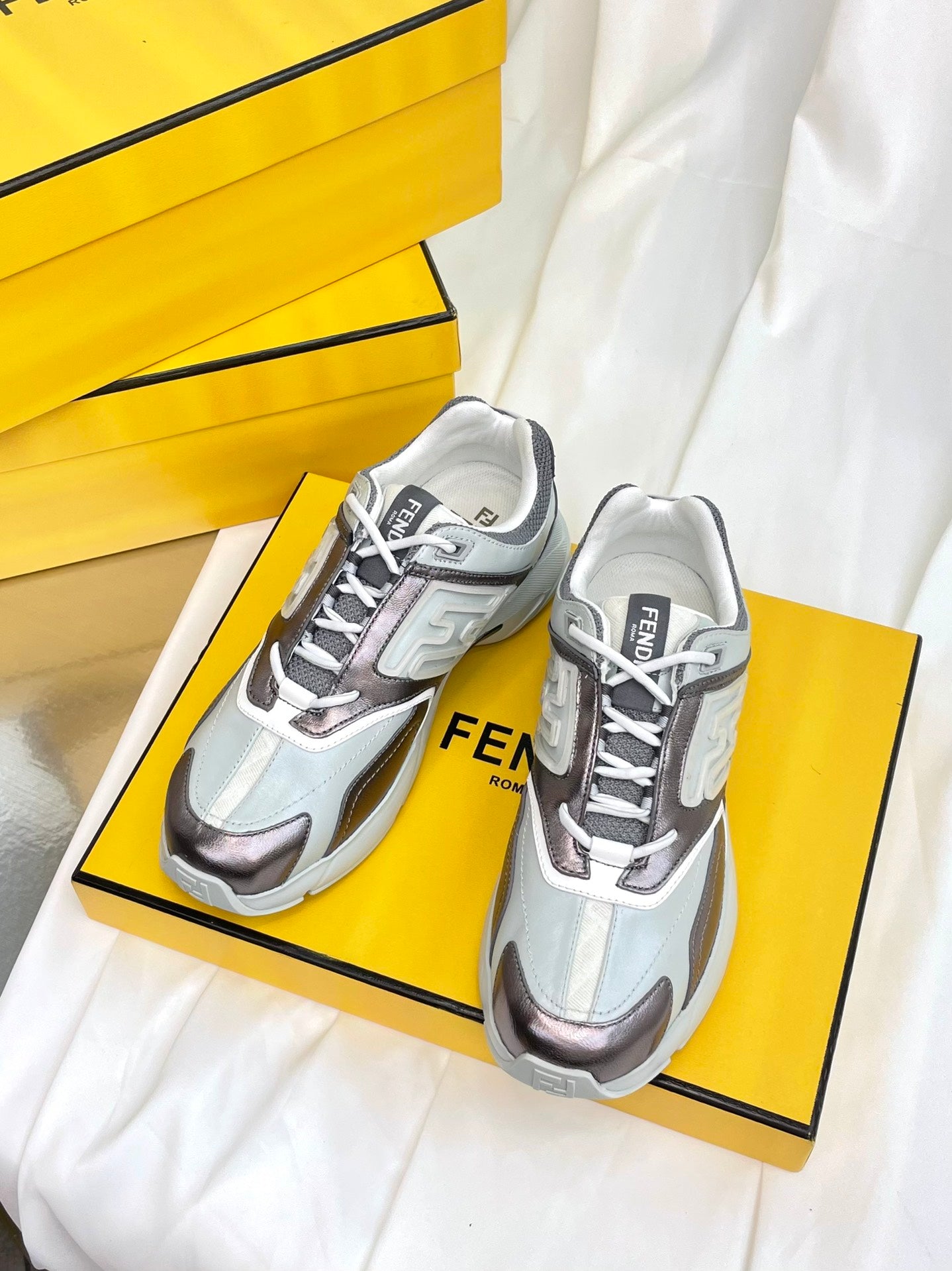 LuxluxHouse Best Quality Shoes Fendi