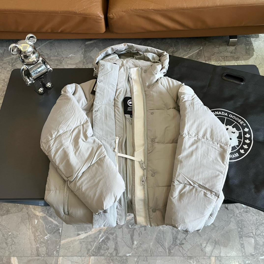 Canada Goose Coats & Jackets