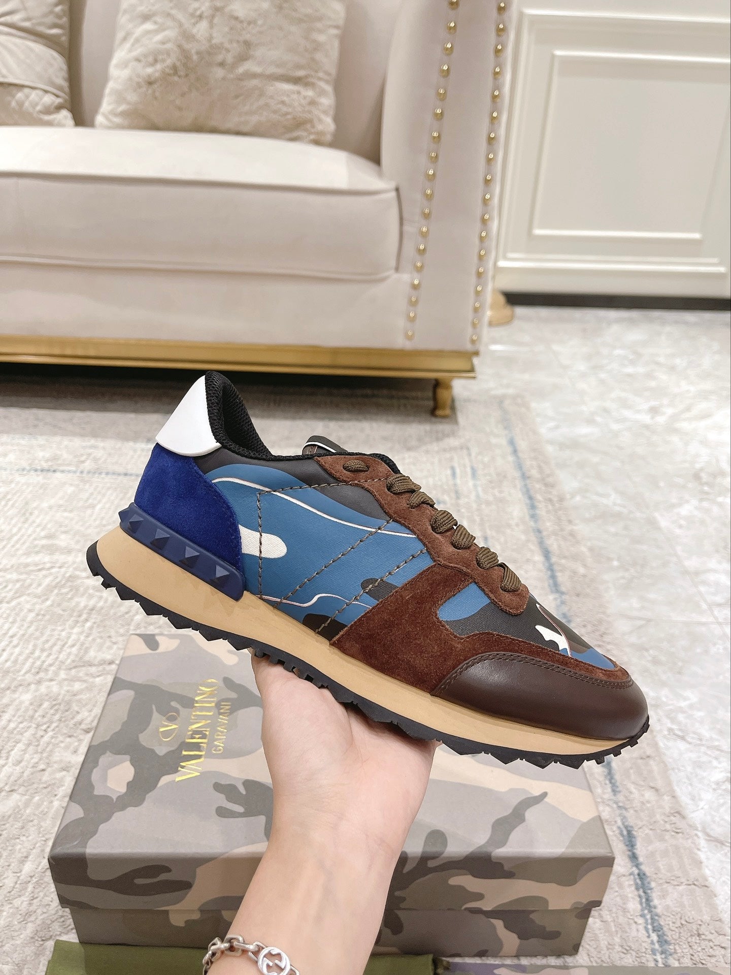 LuxluxHouse Best Quality Shoes Valentino