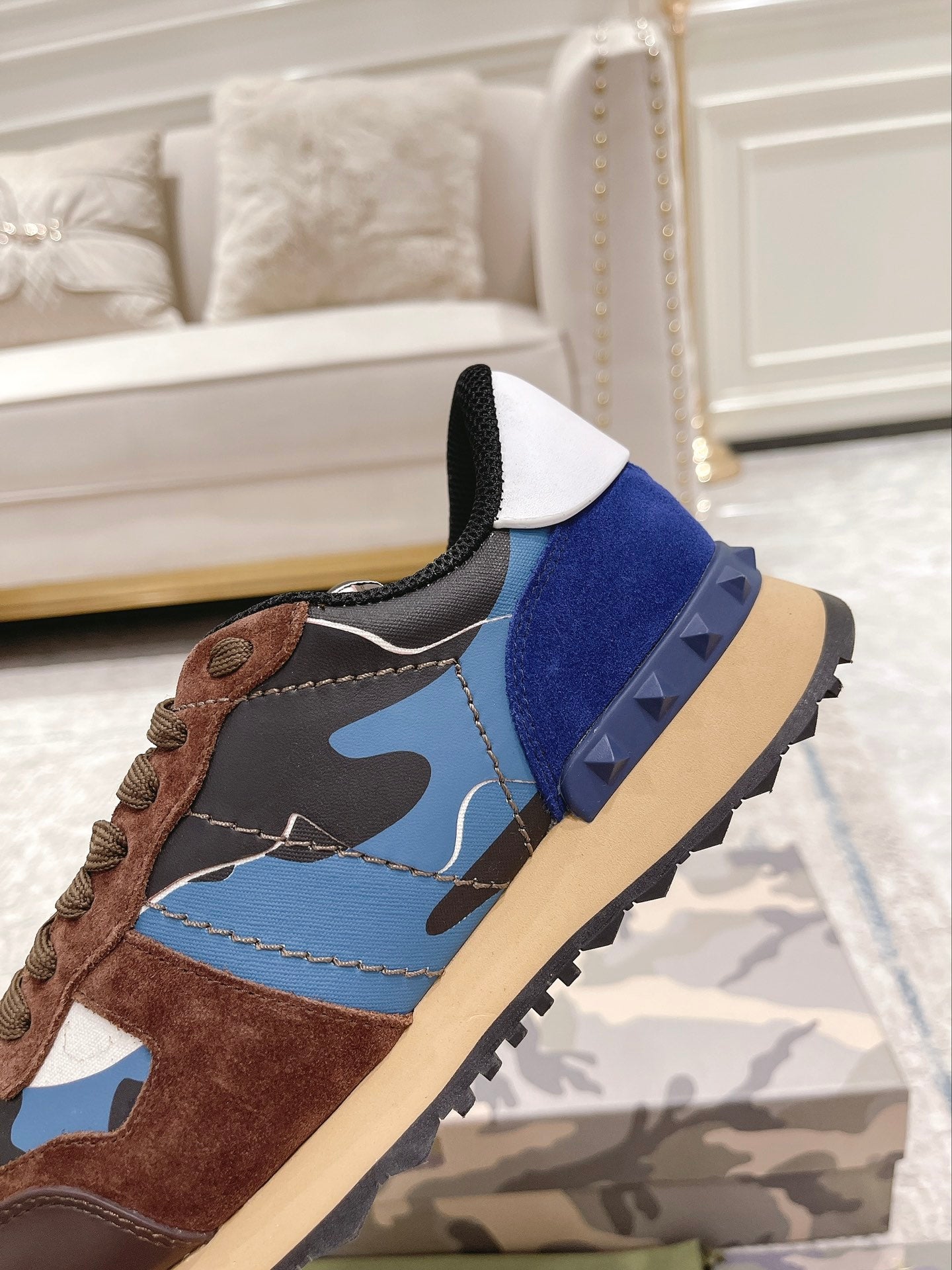 LuxluxHouse Best Quality Shoes Valentino