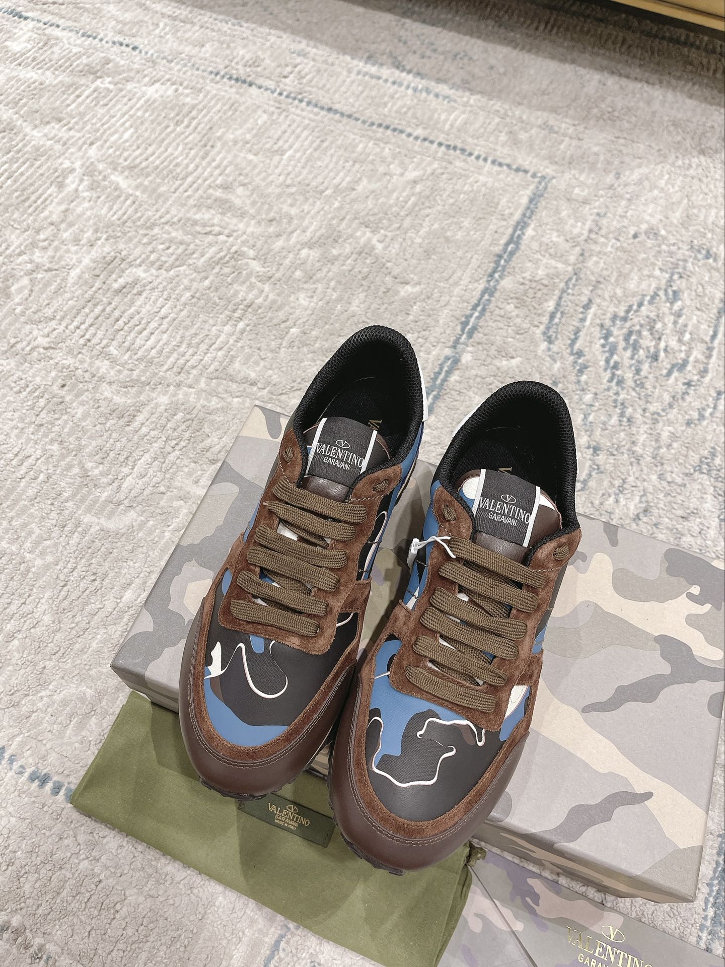 LuxluxHouse Best Quality Shoes Valentino