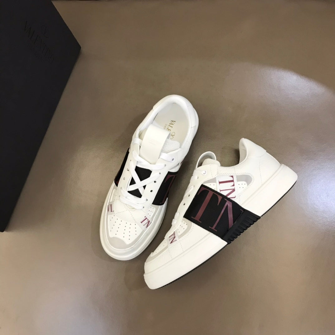 LuxluxHouse Best Quality Shoes Valentino