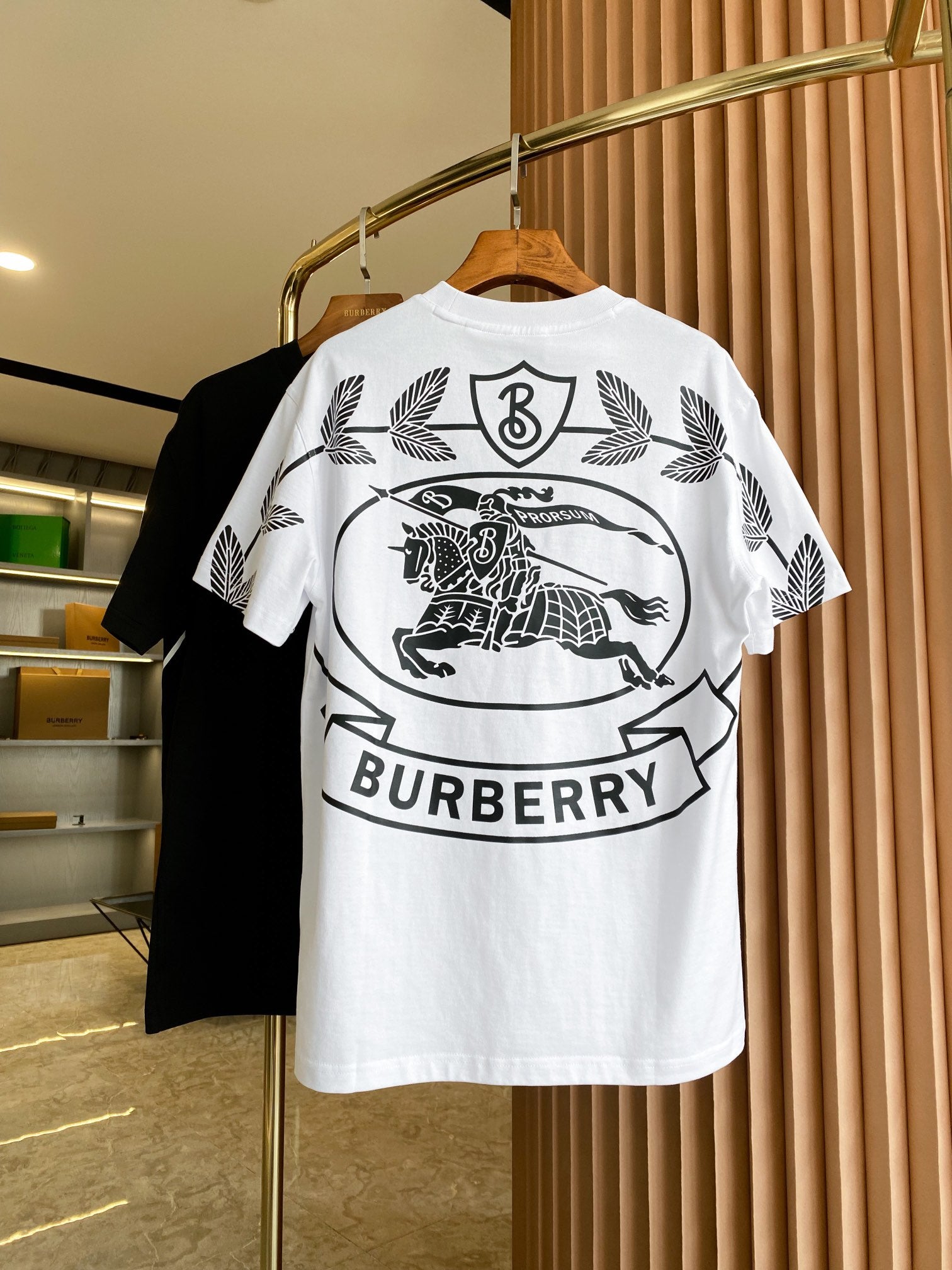 LuxluxHouse Burberry T-shirt NO.2