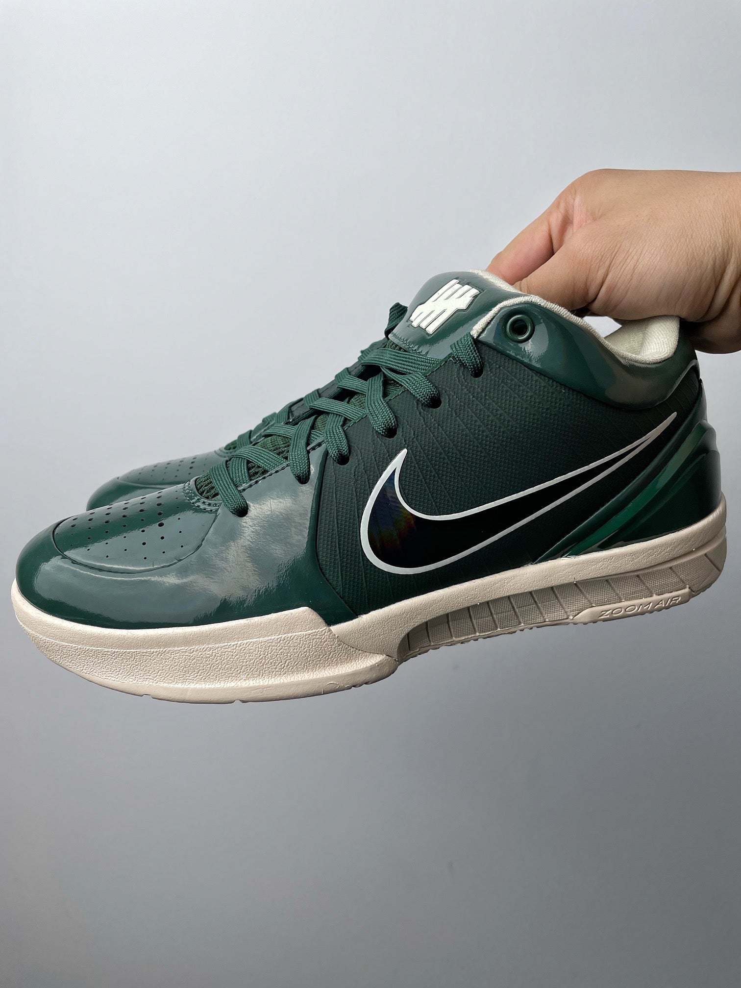 Max Batch-UNDEFEATED × Nike Zoom Kobe 4 Protro “Dark Green Bucks”