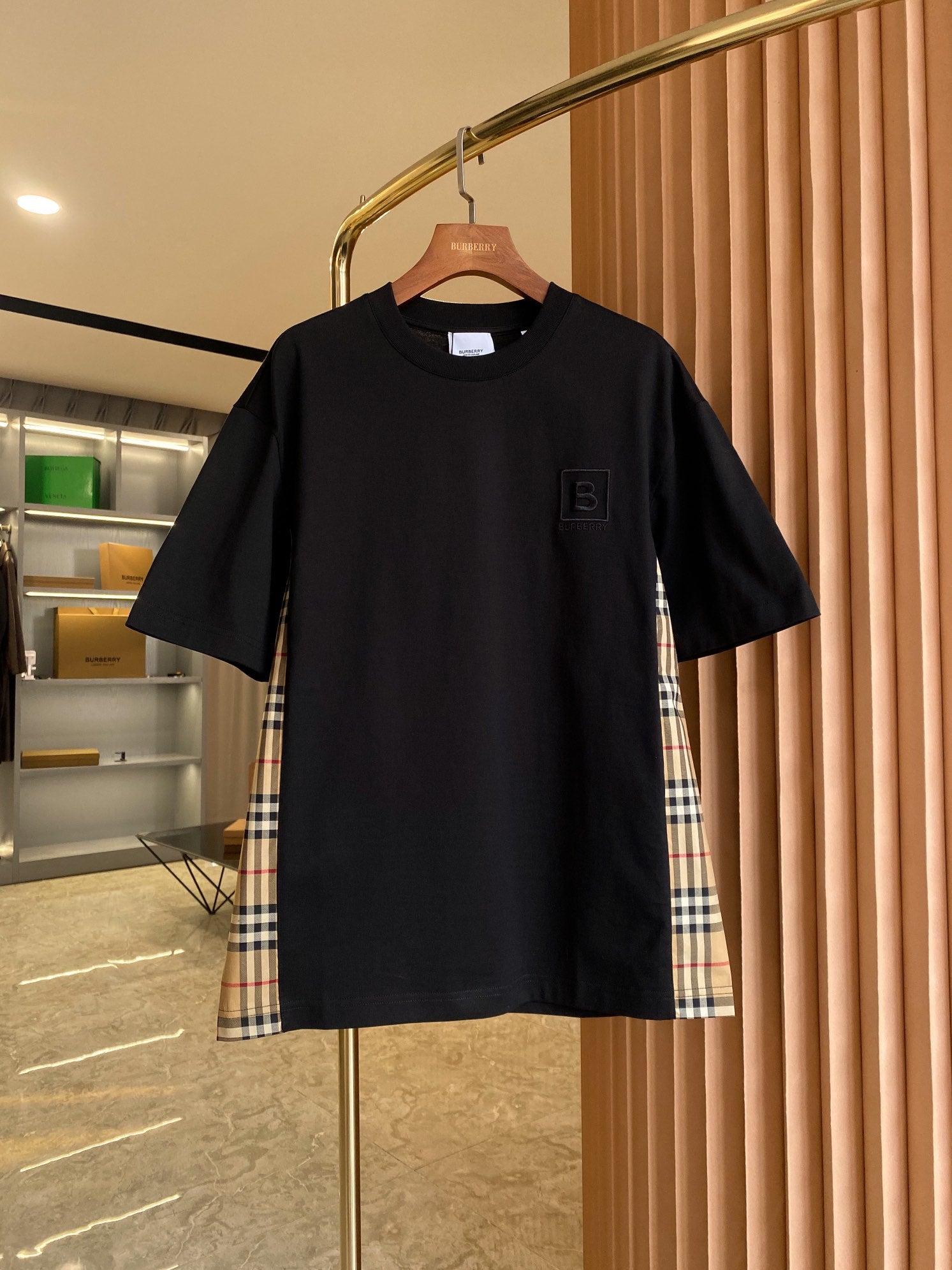 LuxluxHouse Burberry T-shirt NO.2