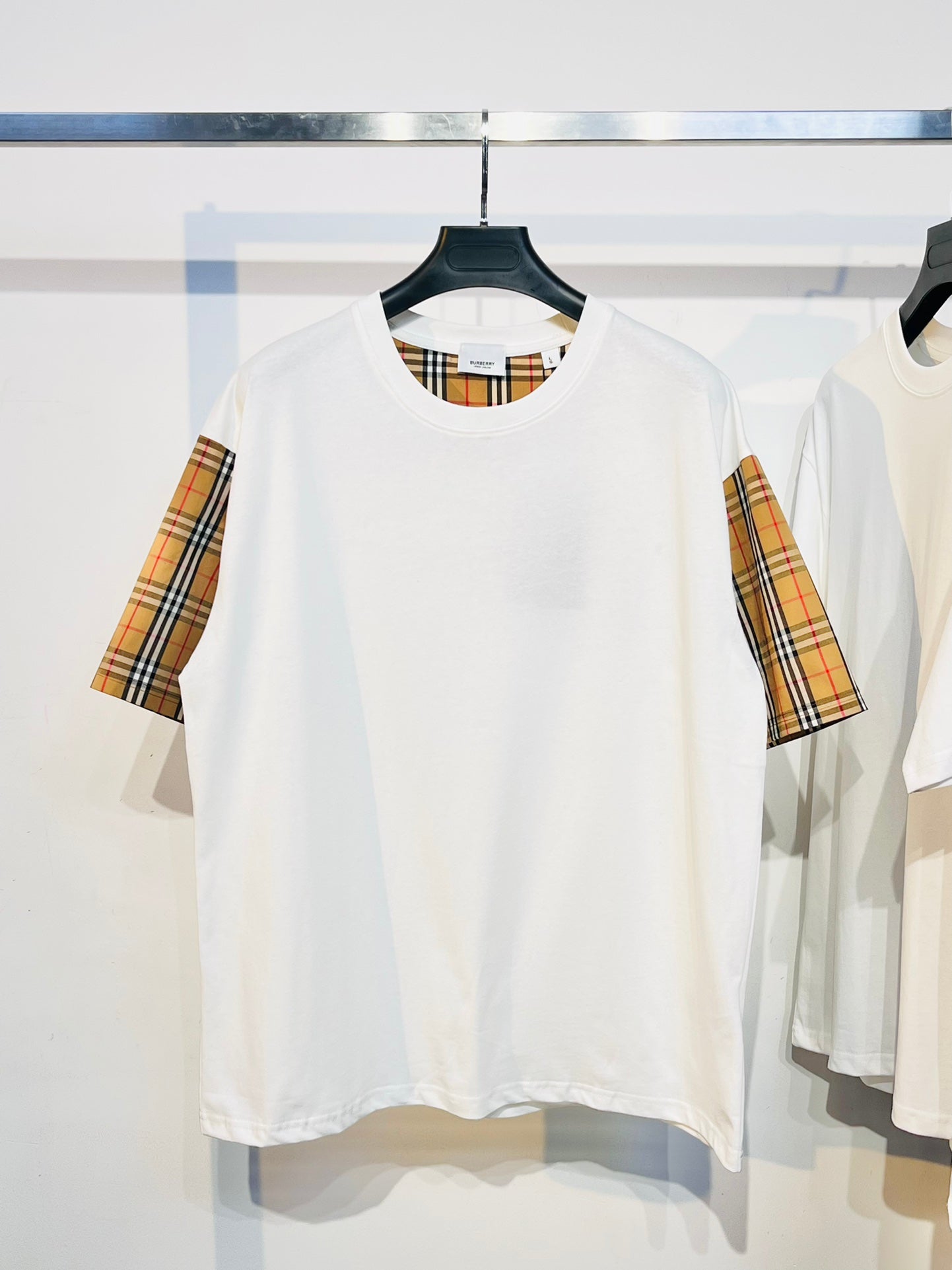 LuxluxHouse Burberry T-shirt NO.2