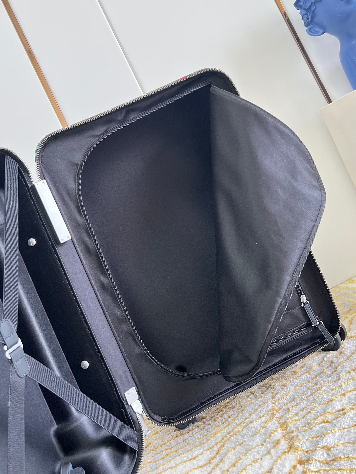 LuxluxHouse Best Quality Bags Luggage