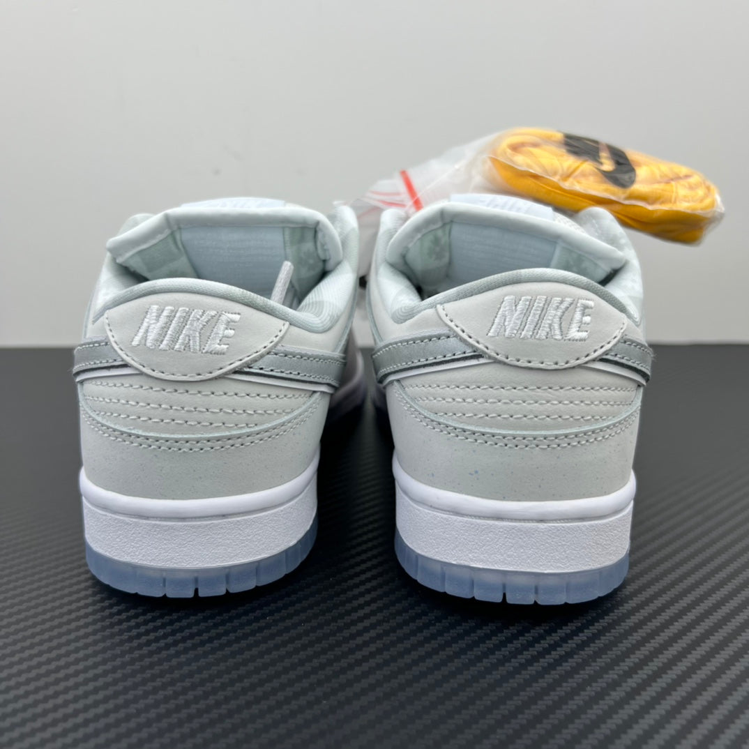 AY Batch-Concepts x NK SB Dunk Low "White Lobster"