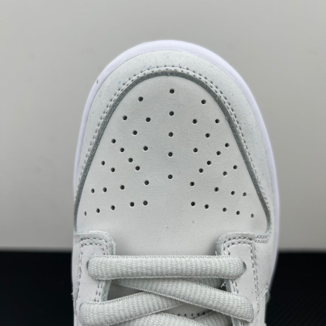 AY Batch-Concepts x NK SB Dunk Low "White Lobster"