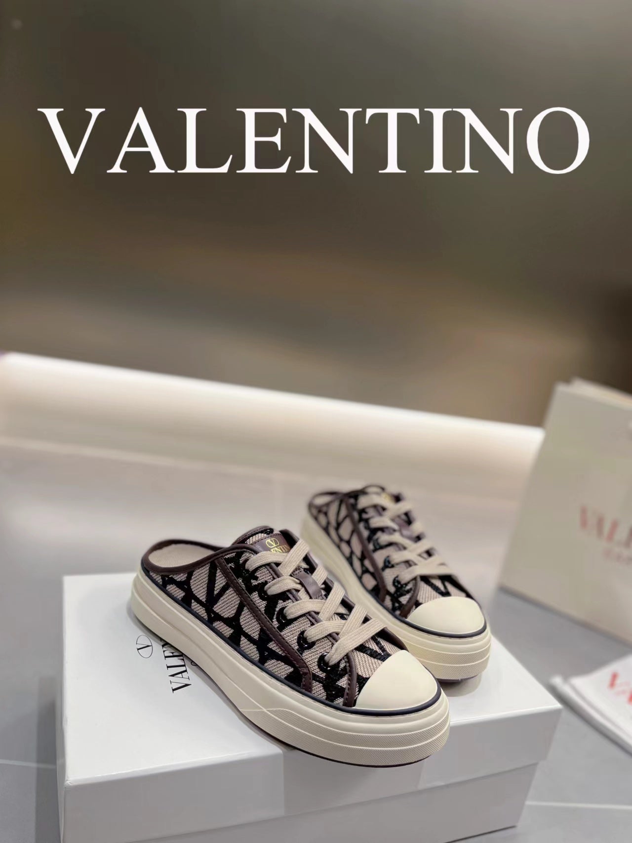 LuxluxHouse Best Quality Shoes Valentino
