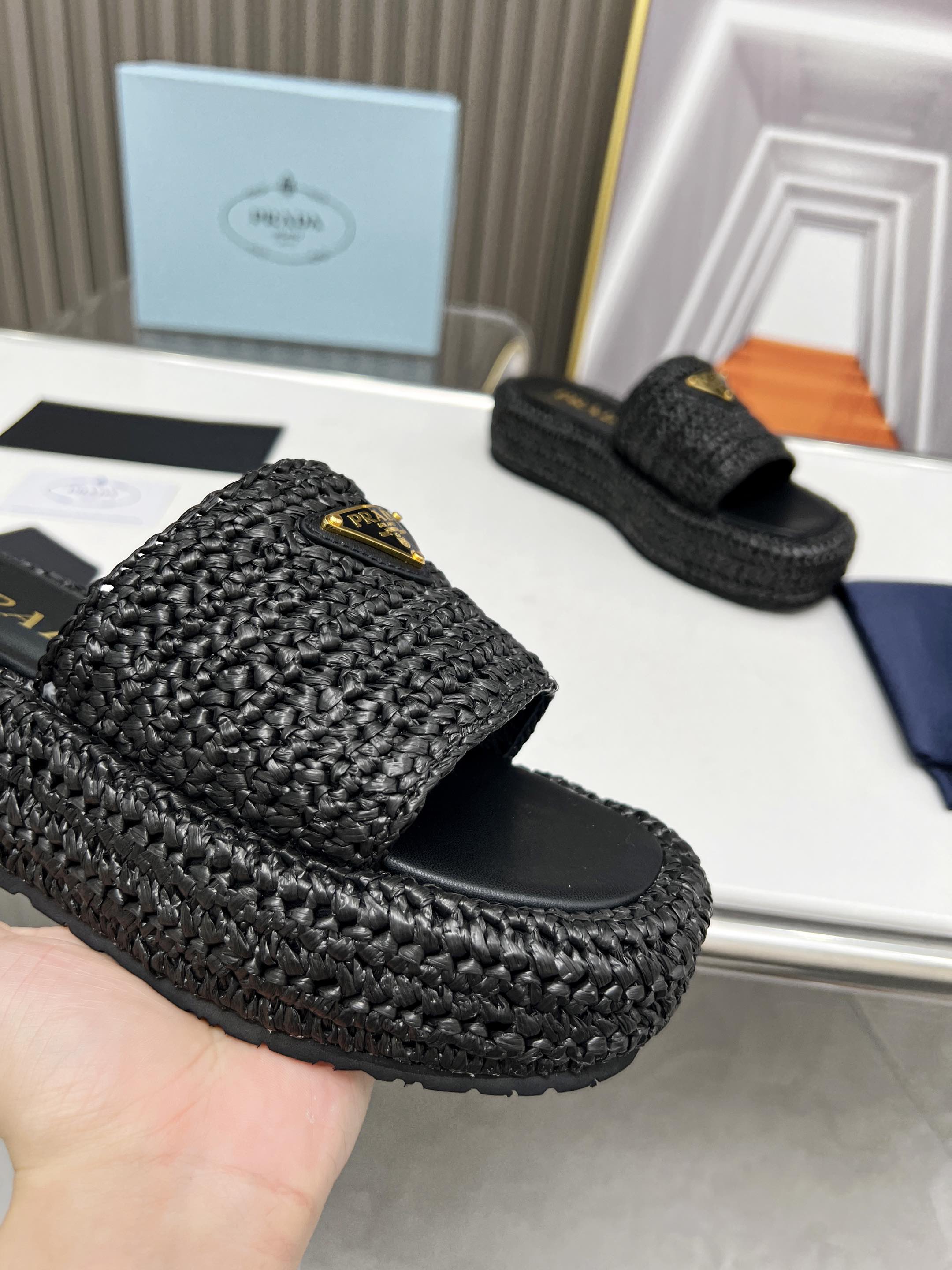 LuxluxHouse Best Quality Sandals Prada