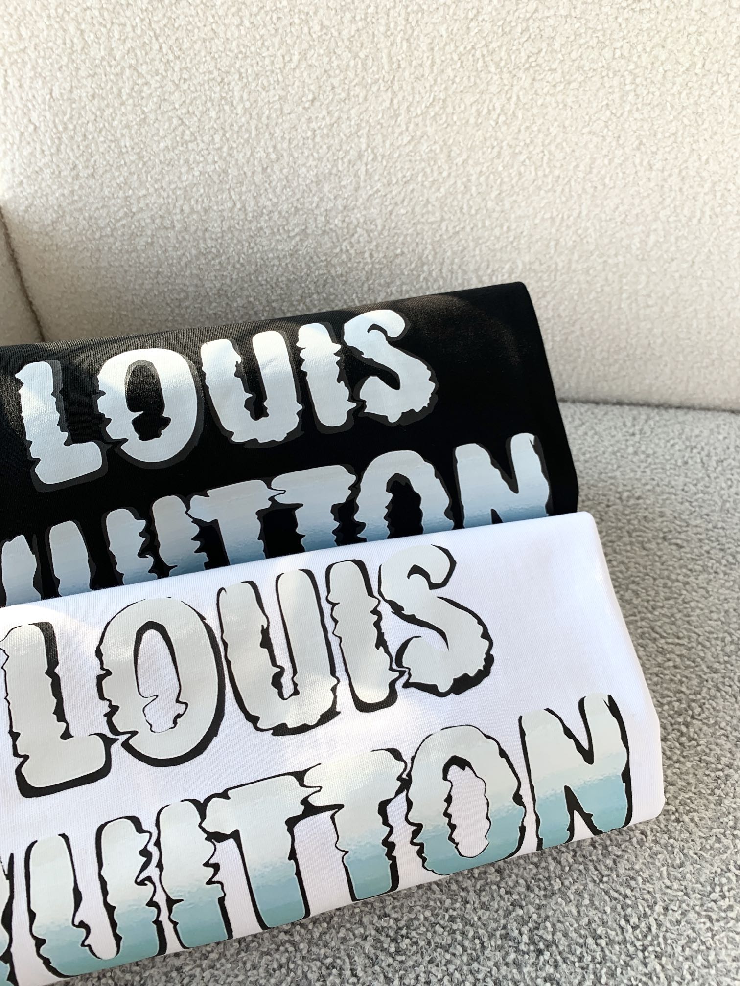 LuxluxHouse Best Quality Clothes T-shirt Louis Vuitton