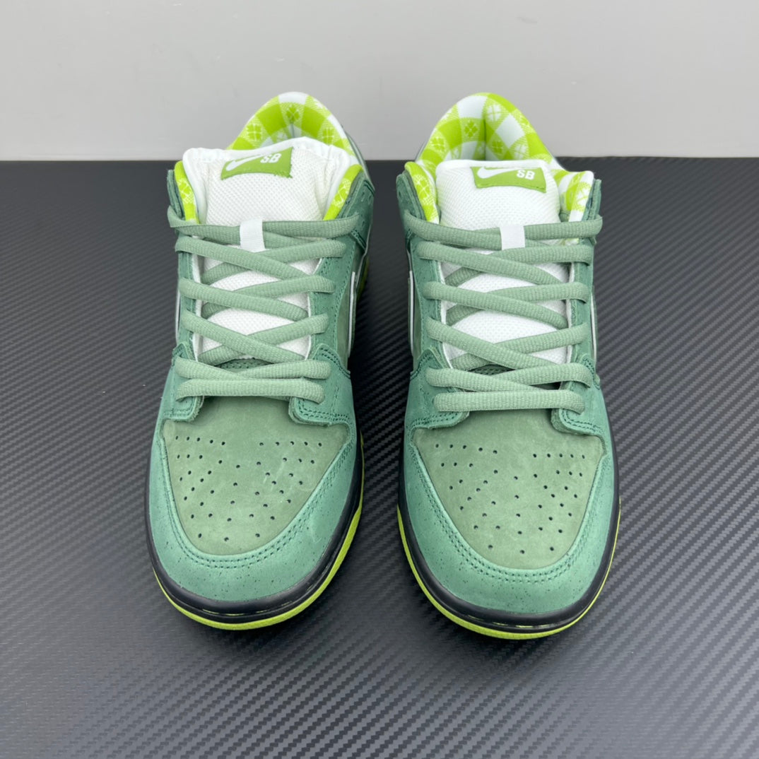 AY Batch-Concepts x NK SB Dunk Low "Green Lobster"