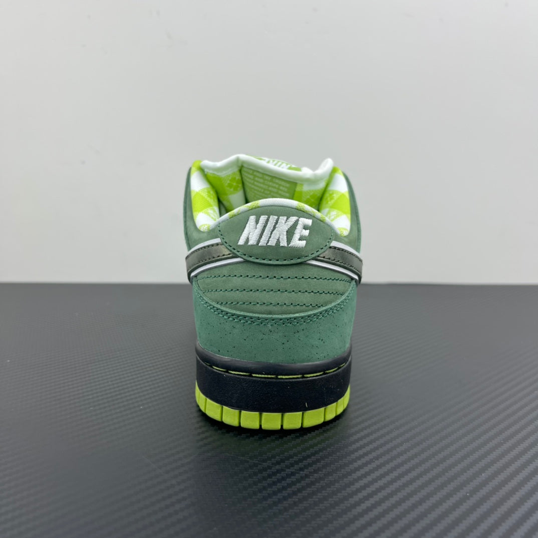 AY Batch-Concepts x NK SB Dunk Low "Green Lobster"