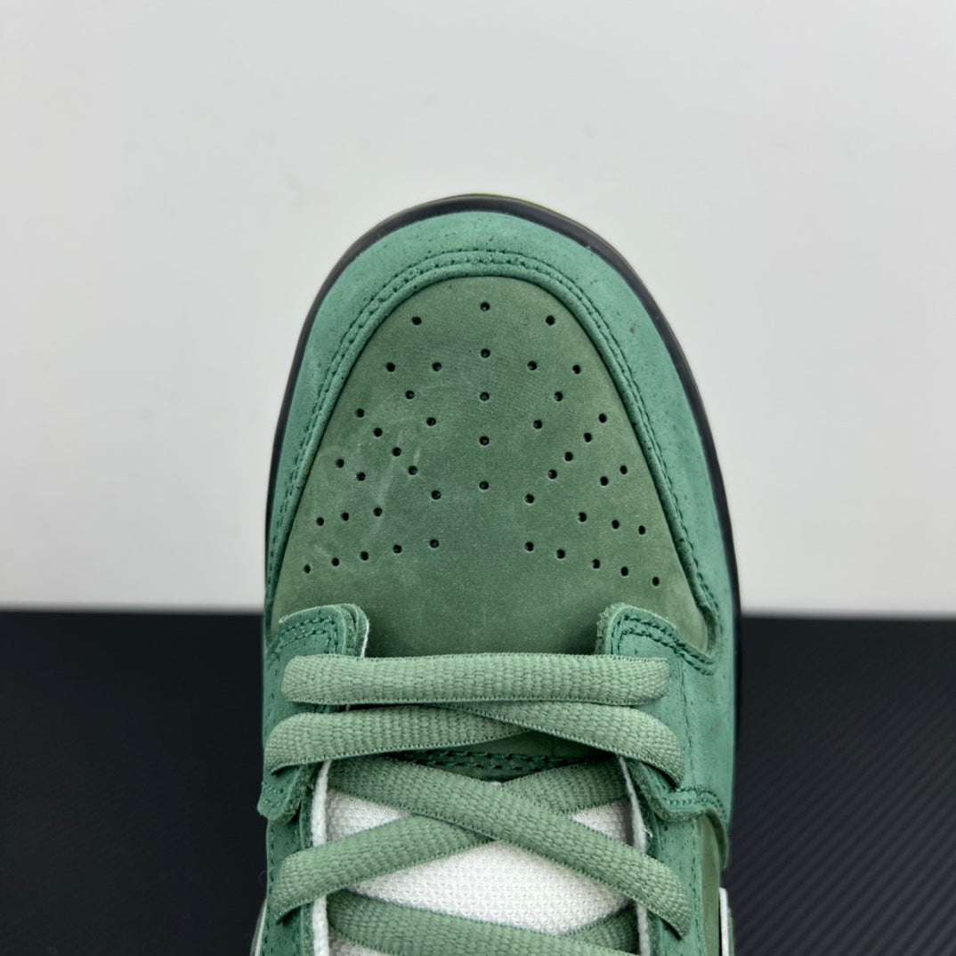 AY Batch-Concepts x NK SB Dunk Low "Green Lobster"