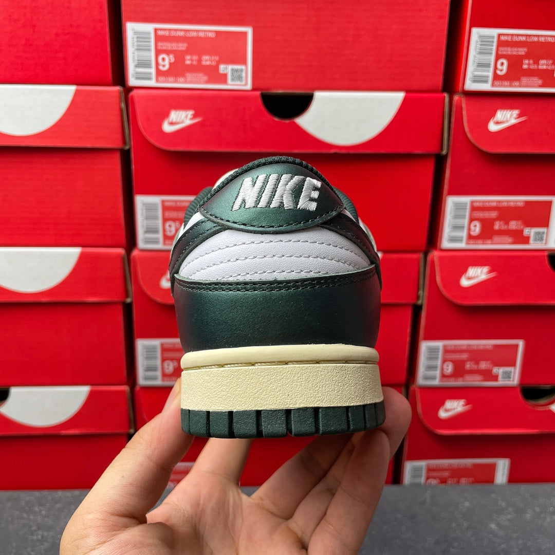 G Batch-Nike Dunk Low “Vintage Green”