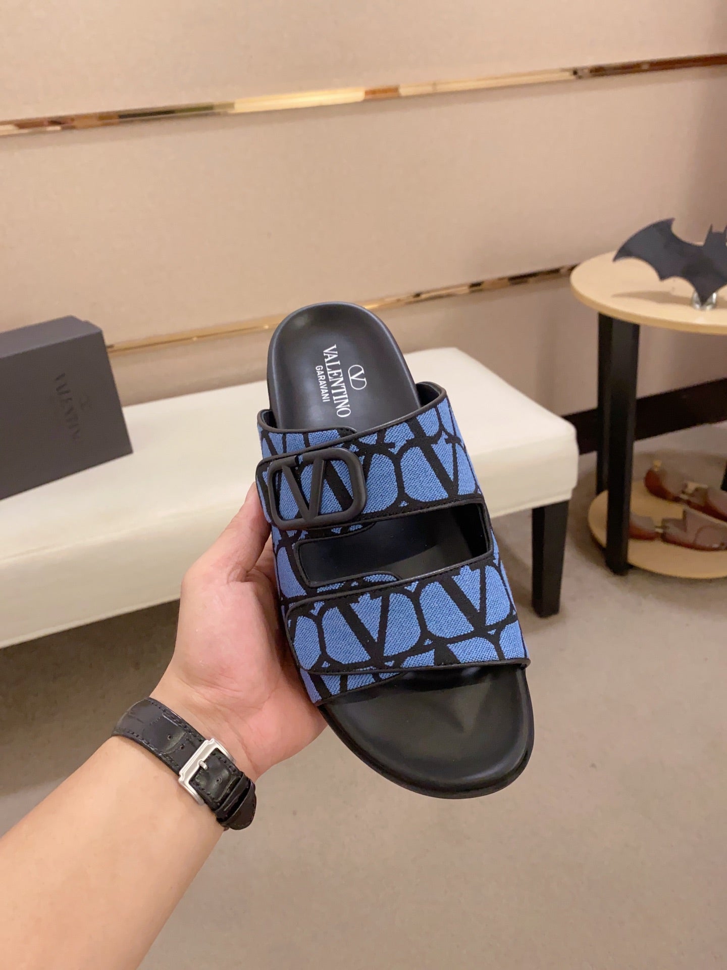 LuxluxHouse Best Quality Sandals Valentino