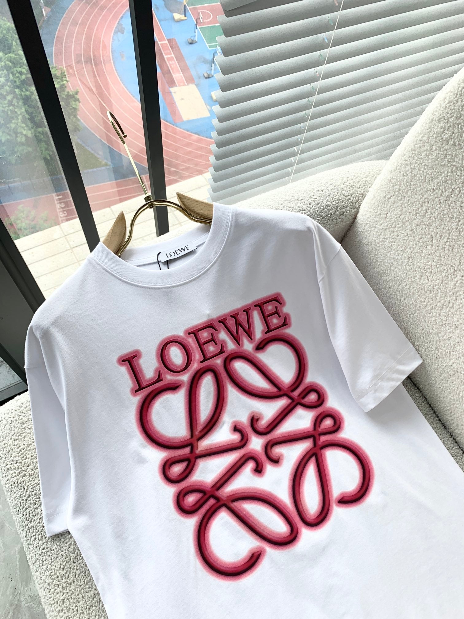 LuxluxHouse Best Quality Clothes T-shirt Loewe