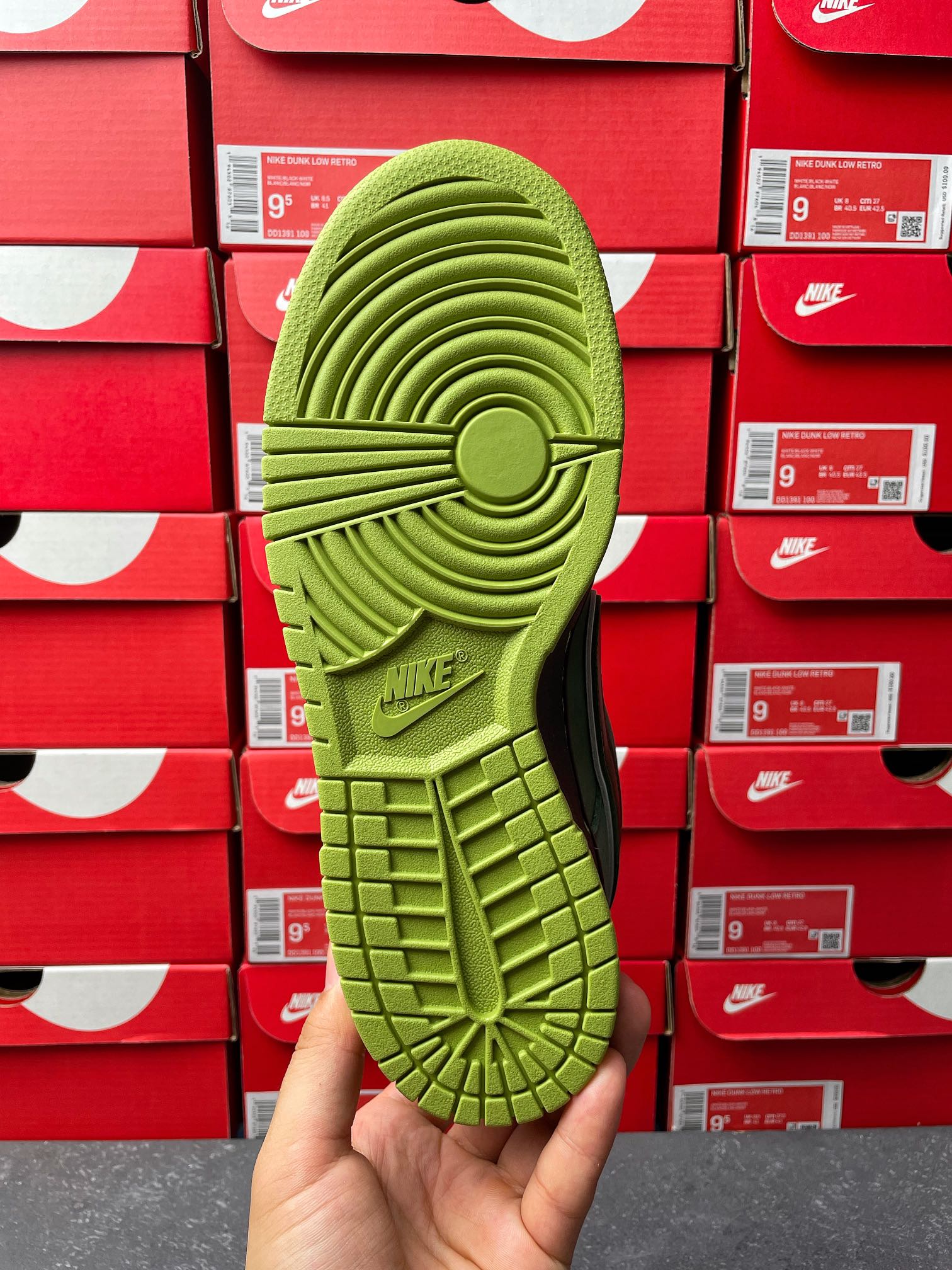 S2 Batch-Concepts x NK SB Dunk Low "Green Lobster"