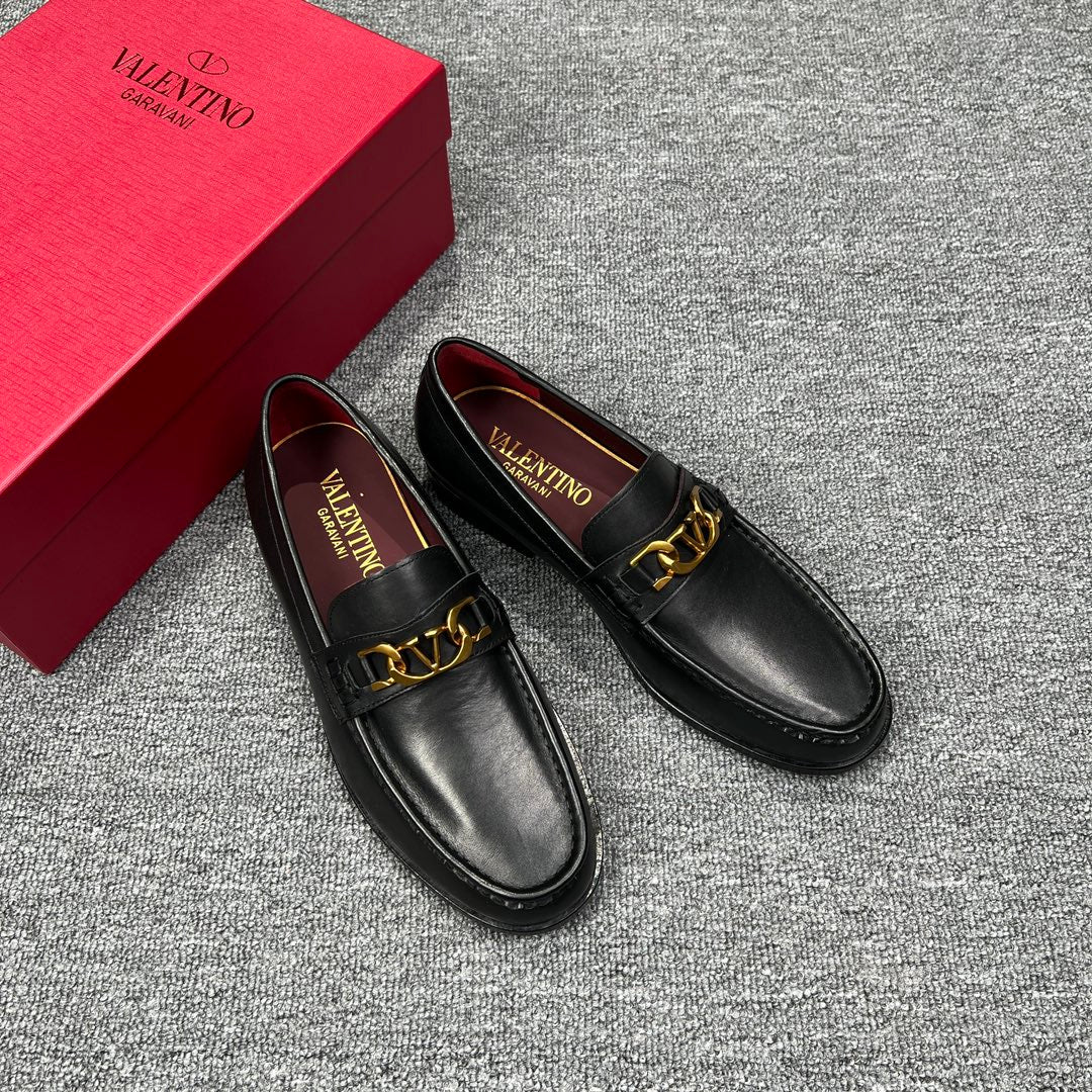 LuxluxHouse Best Quality Shoes Valentino