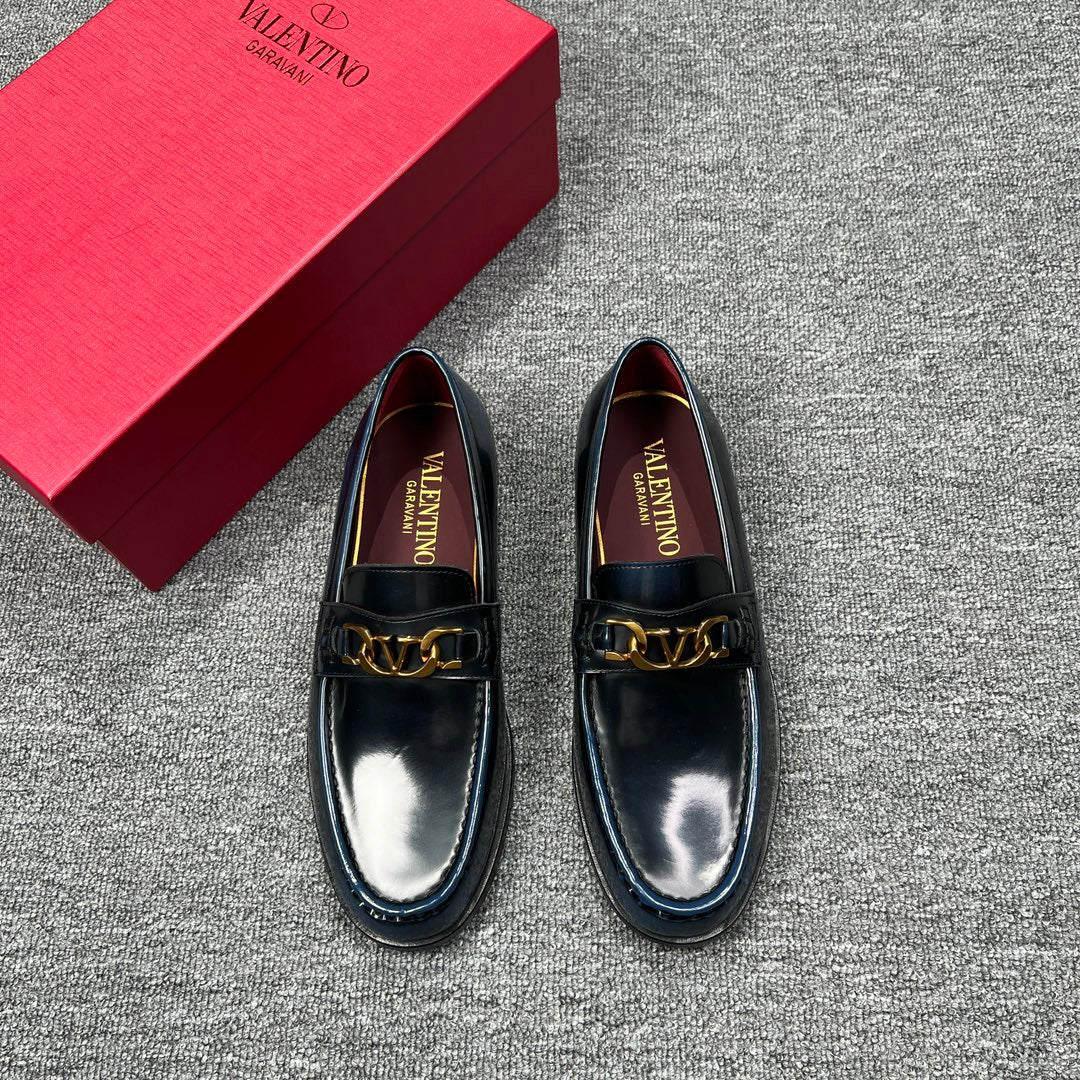 LuxluxHouse Best Quality Shoes Valentino