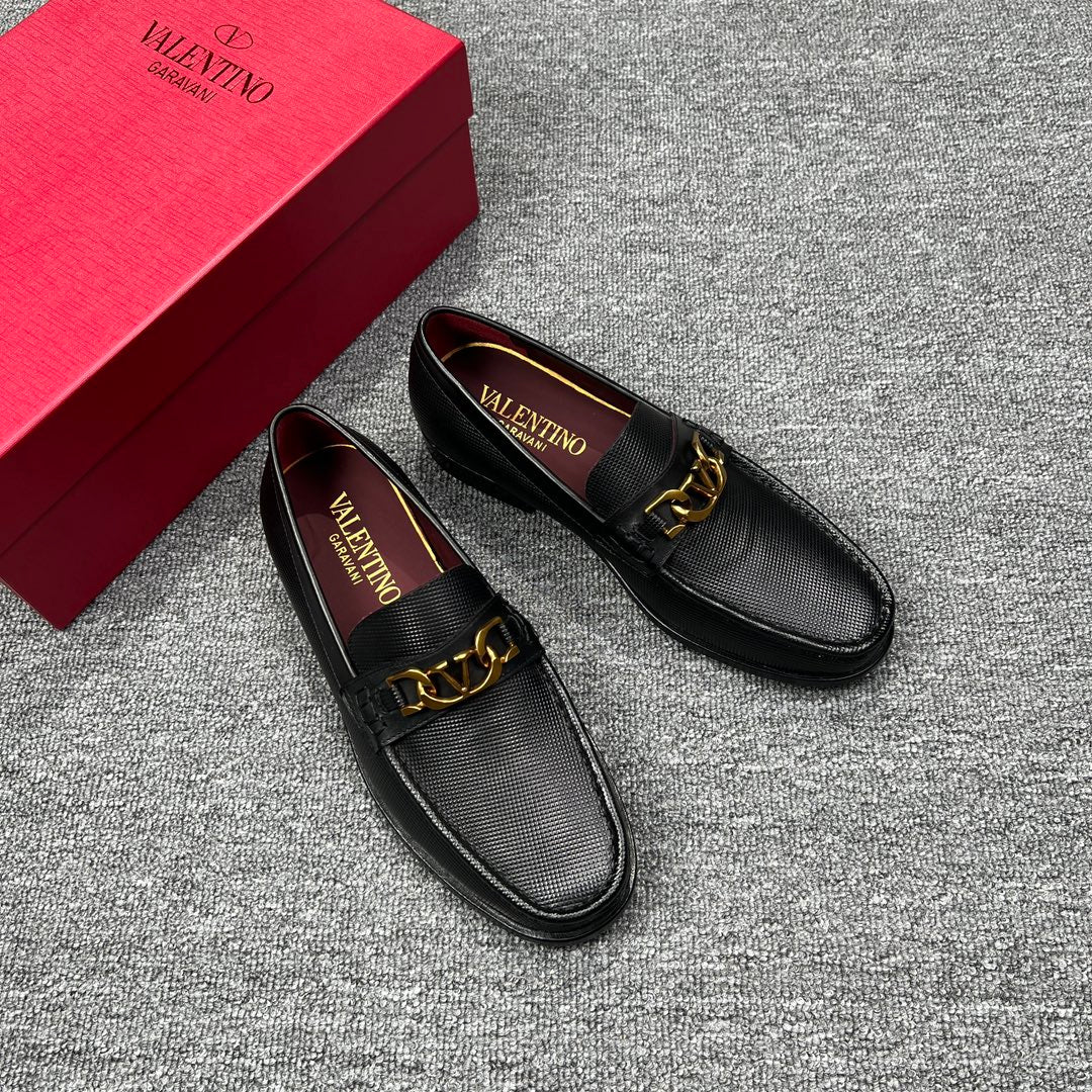 LuxluxHouse Best Quality Shoes Valentino