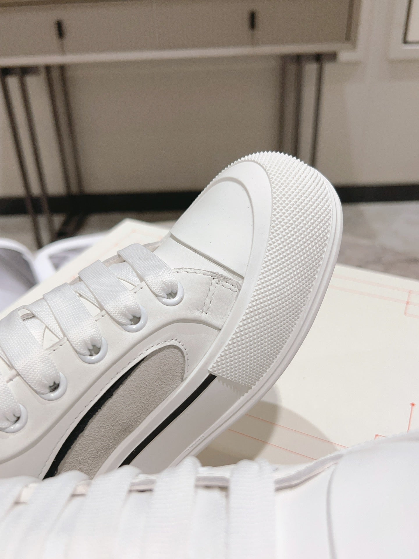 LuxluxHouse Best Quality Shoes Alexander McQueen