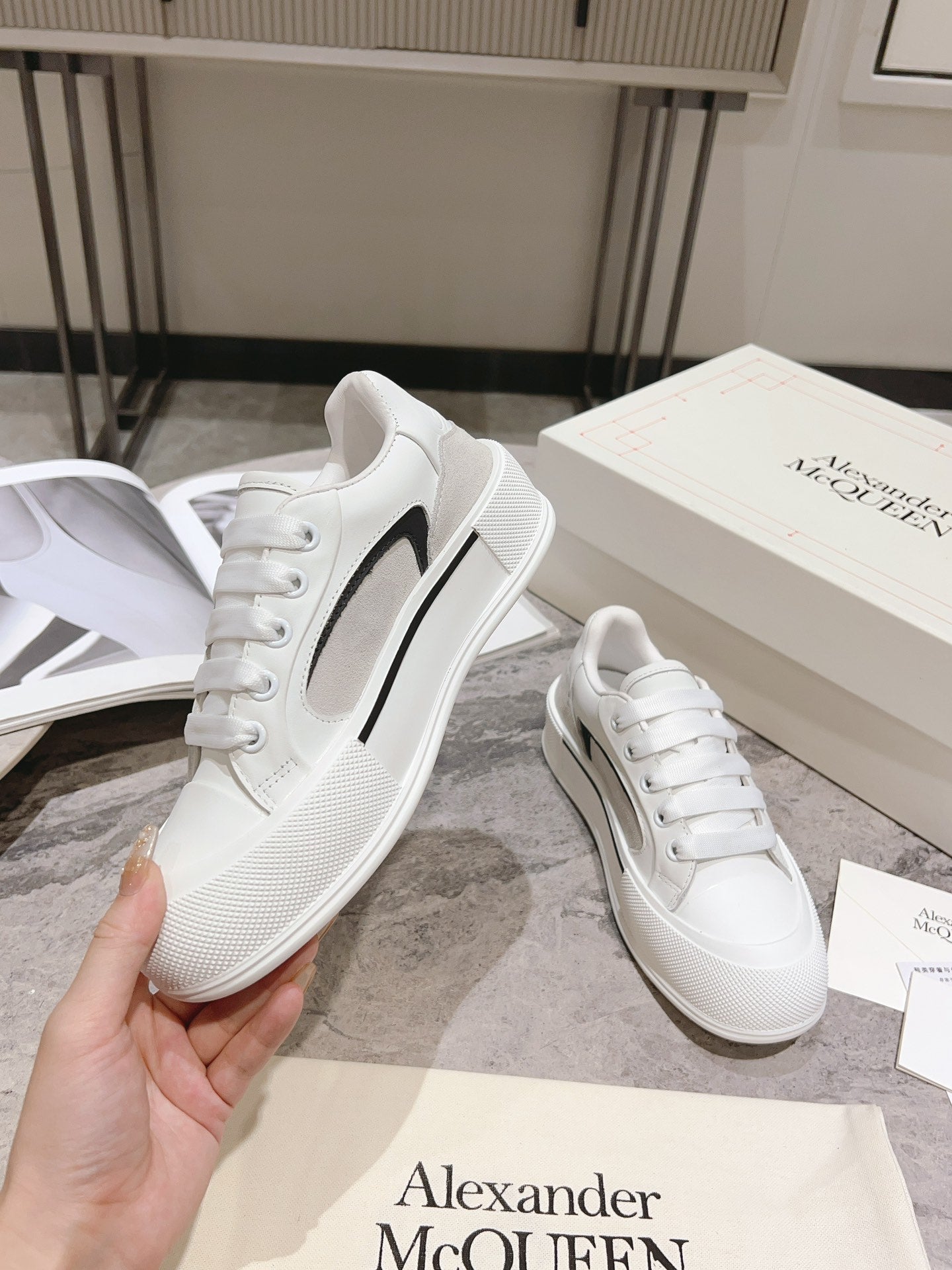 LuxluxHouse Best Quality Shoes Alexander McQueen